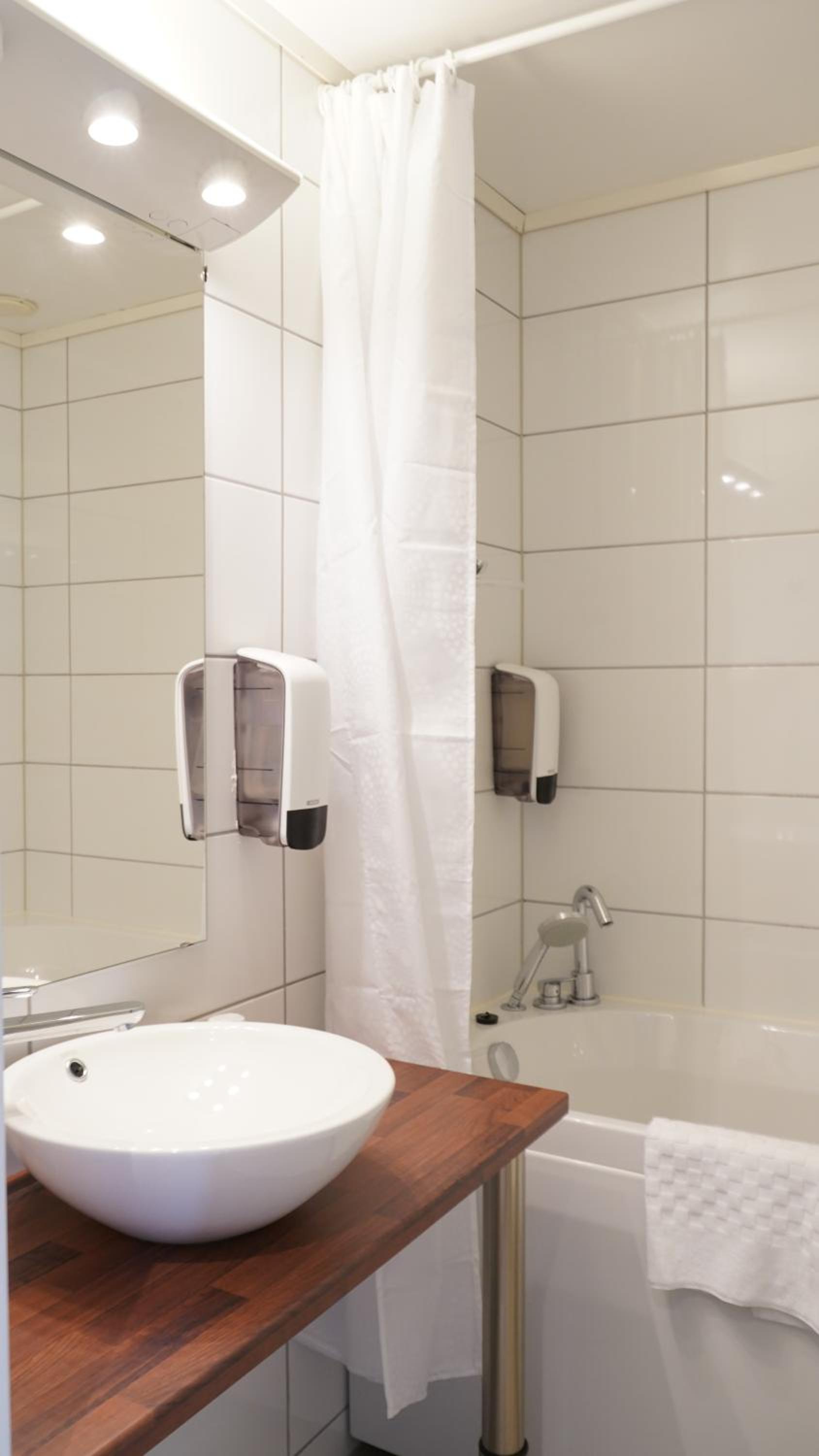 Double or Twin Room with Fjord View photo 3