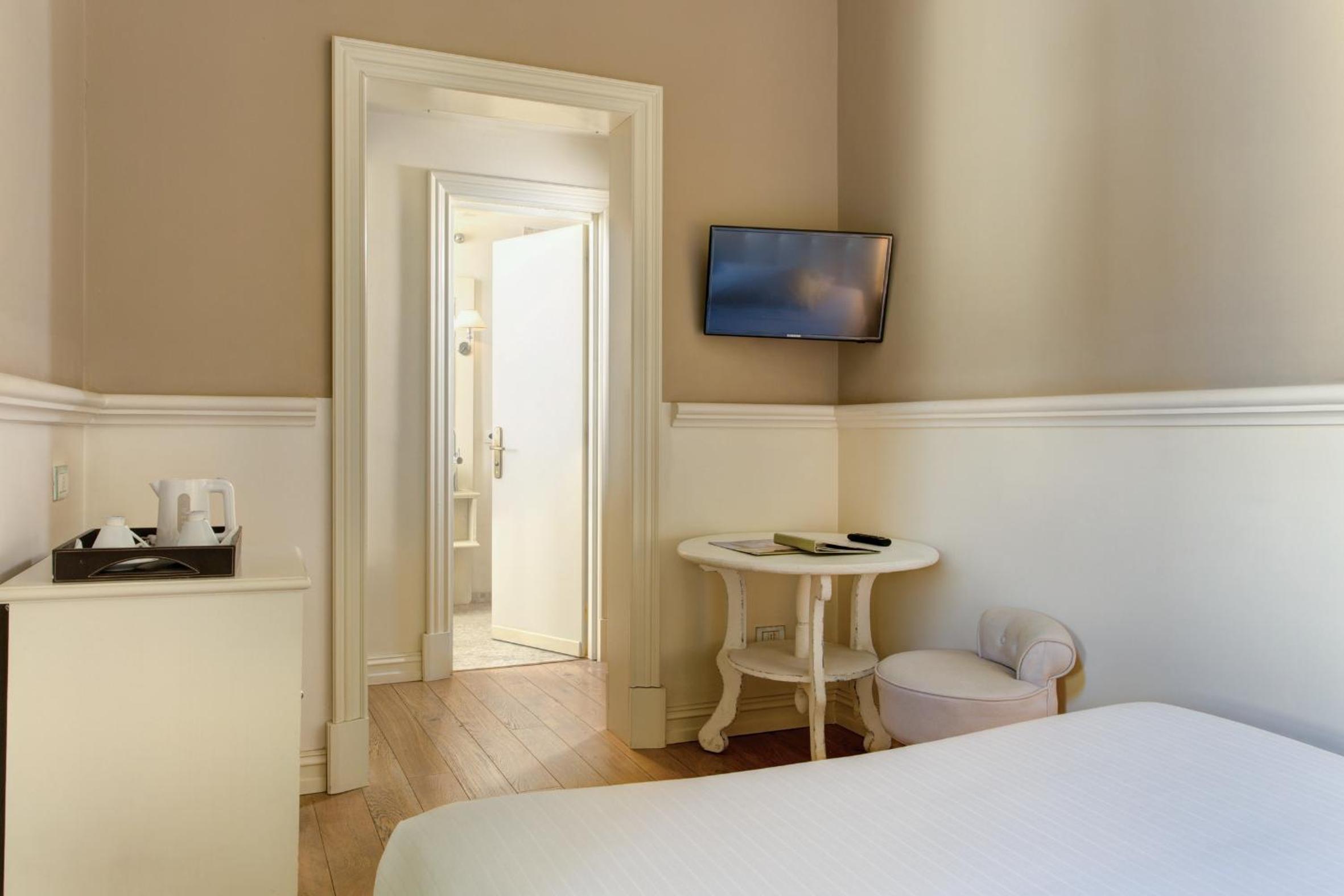 Queen Room - Photo 2