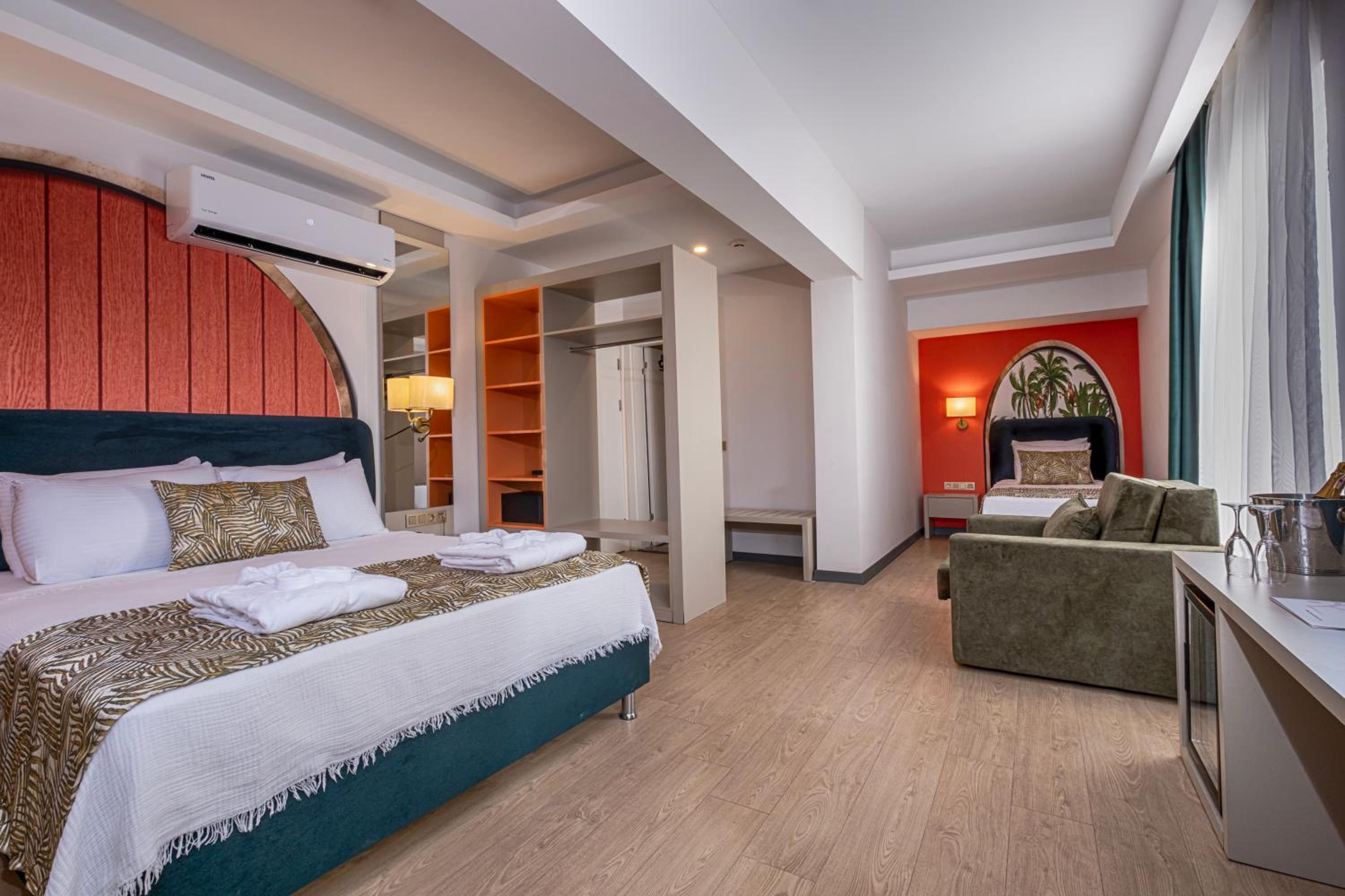 Deluxe Room - Photo 4