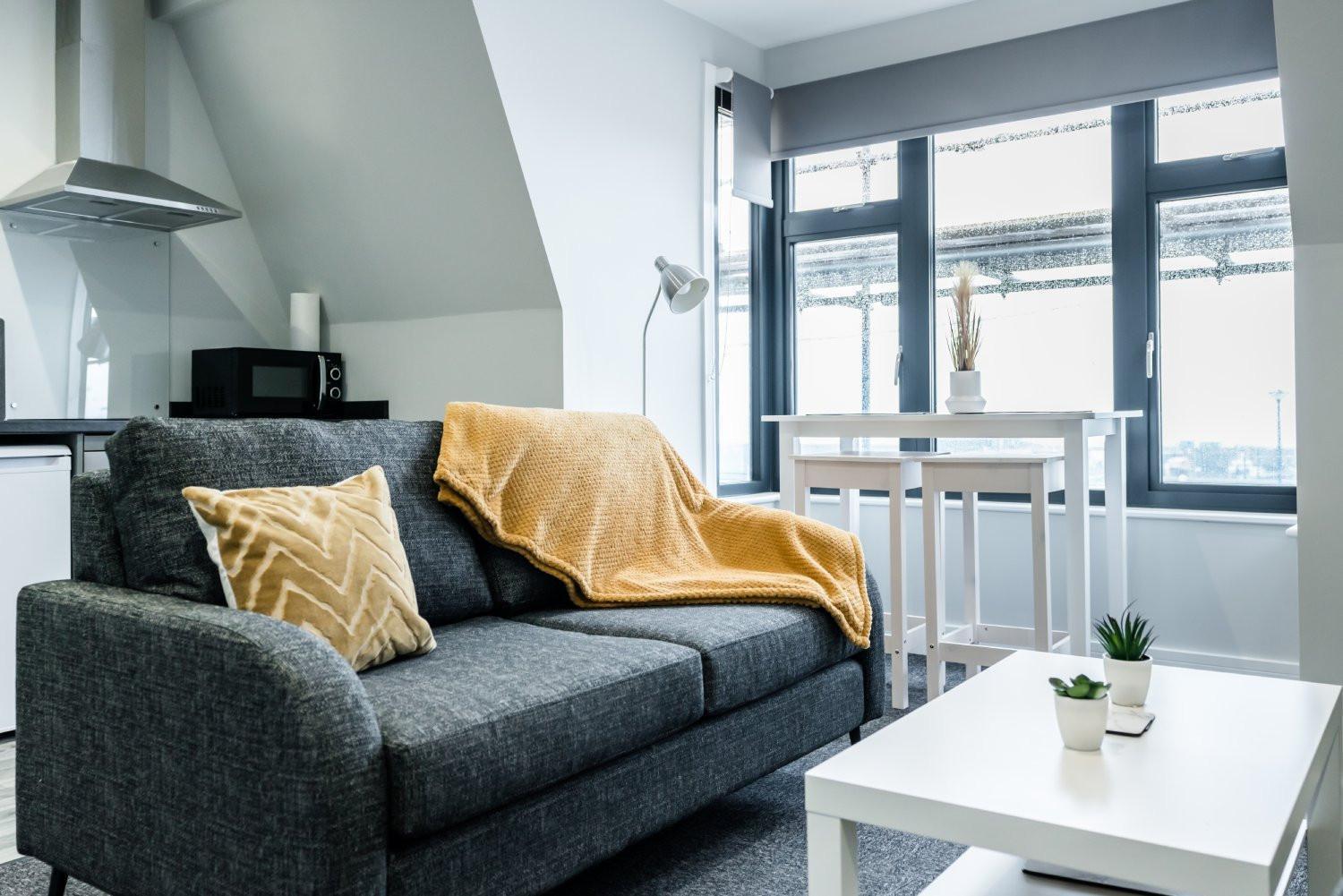 One-Bedroom Apartment photo 1