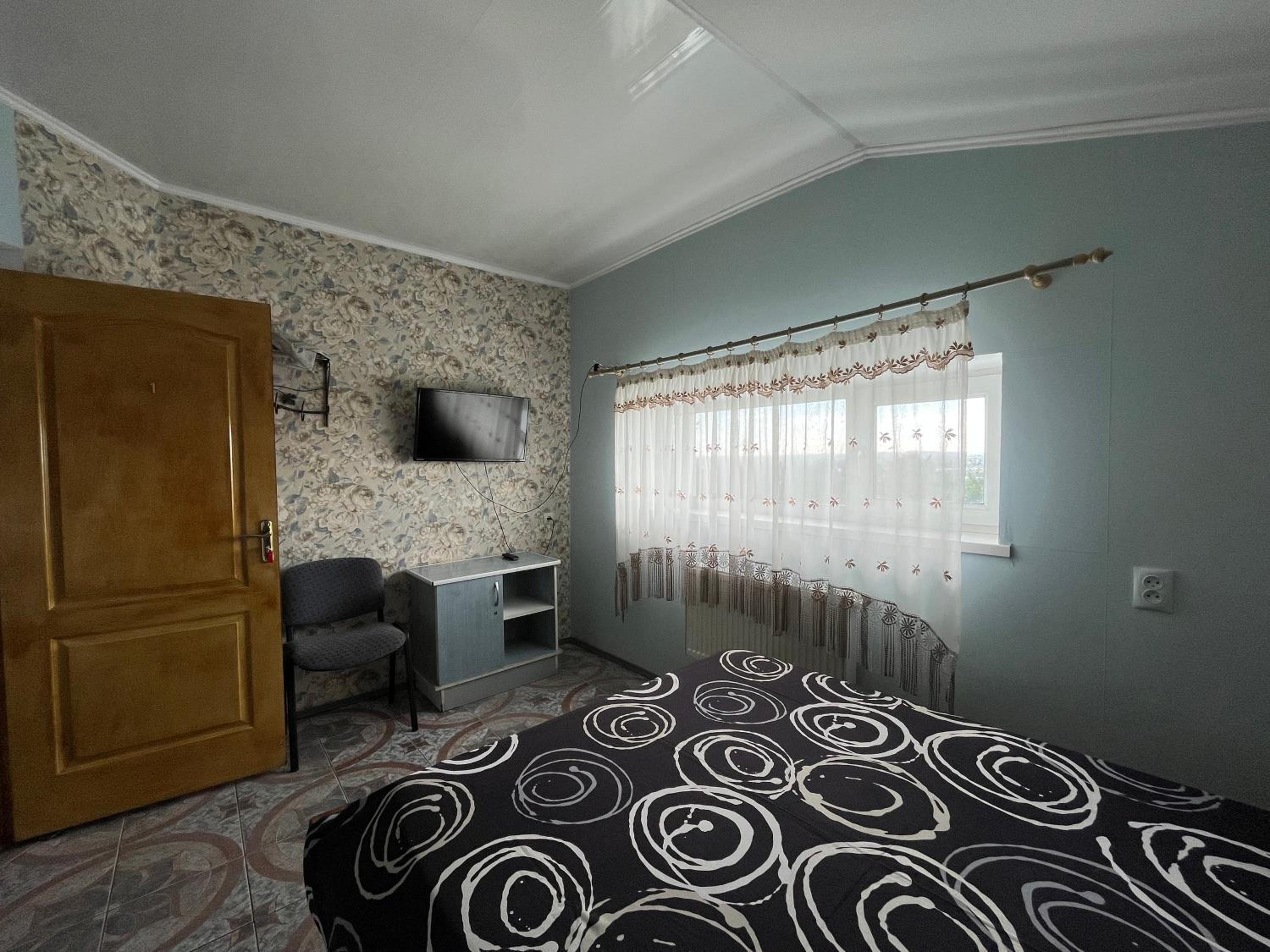 Double Room with Shared Bathroom photo 3