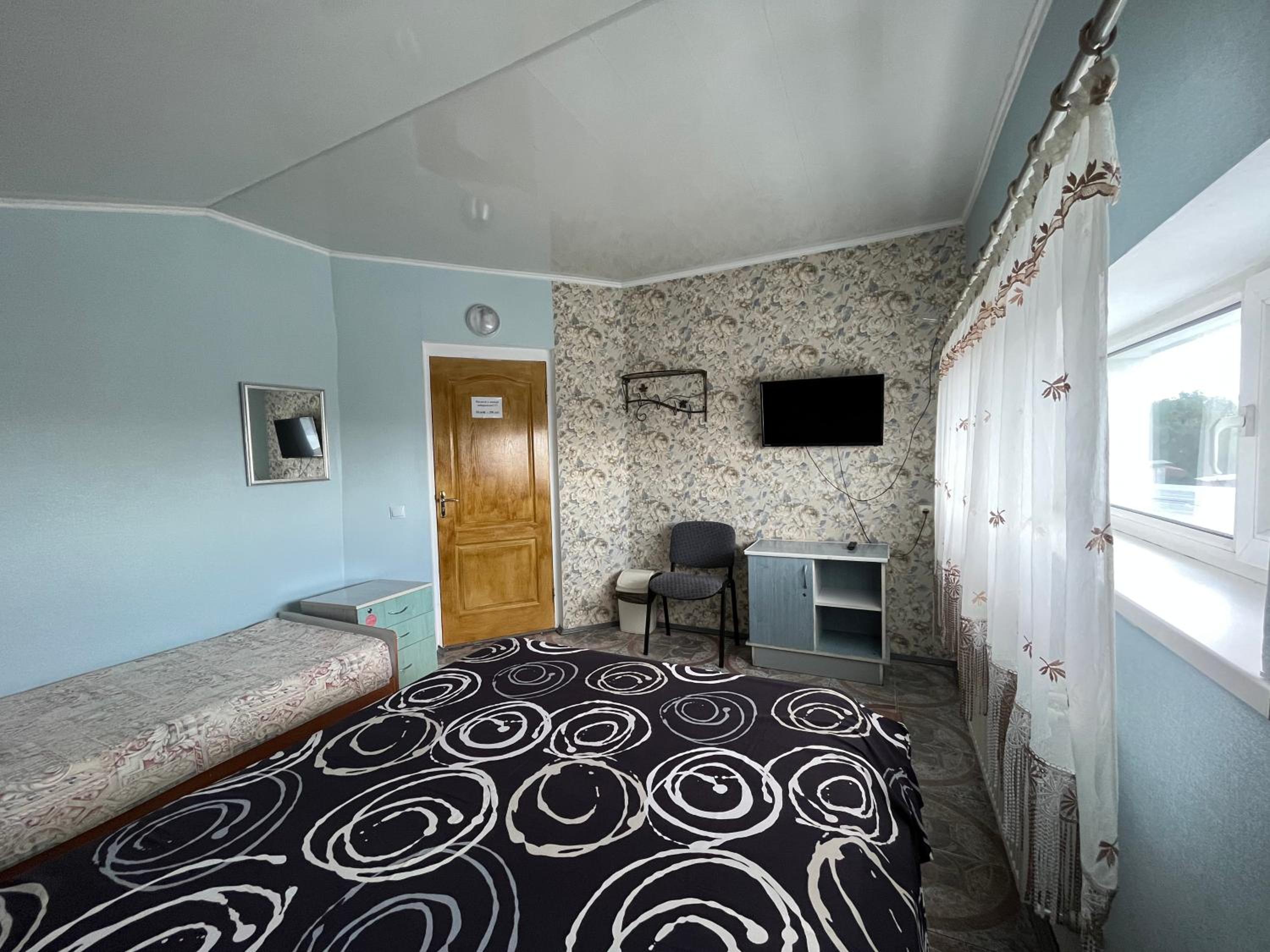 Double Room with Shared Bathroom photo 2