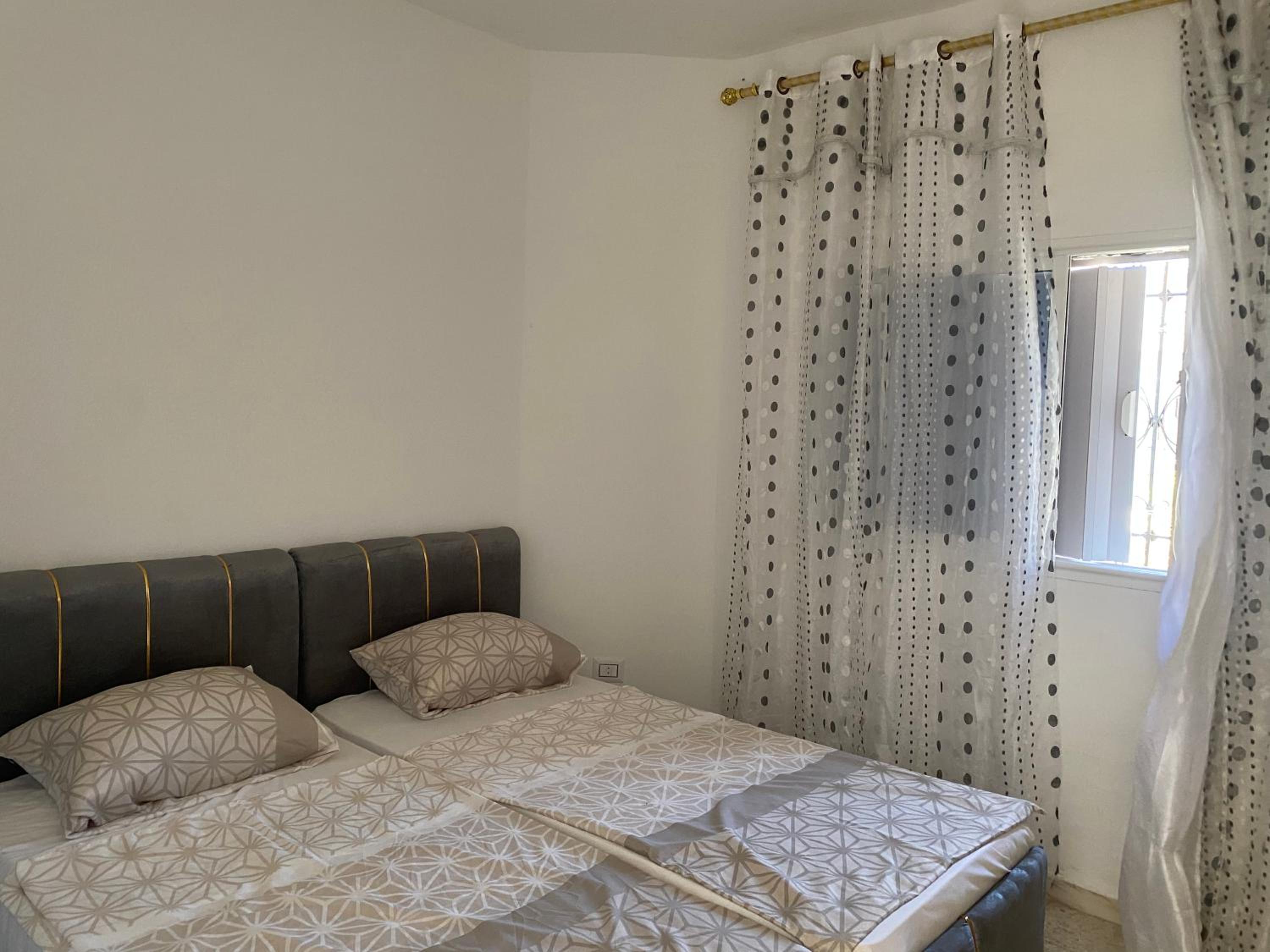 One-Bedroom Apartment photo 3