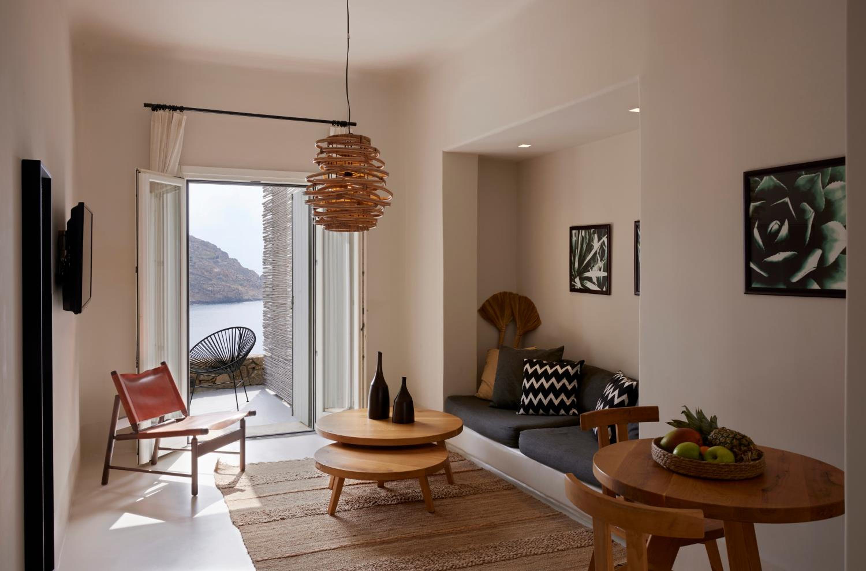 Two-Bedroom Suite with Sea view and Hot Tub
