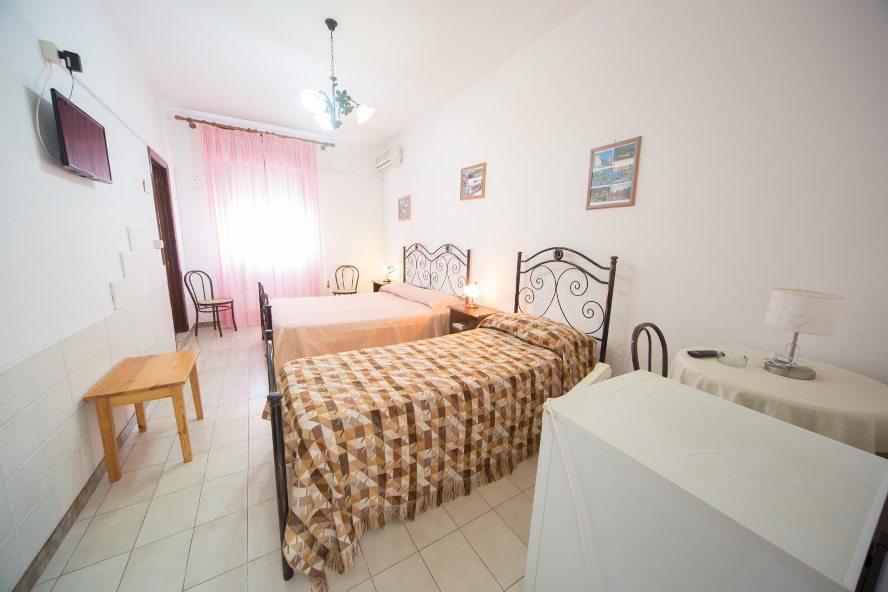 Quadruple Room - Photo 36