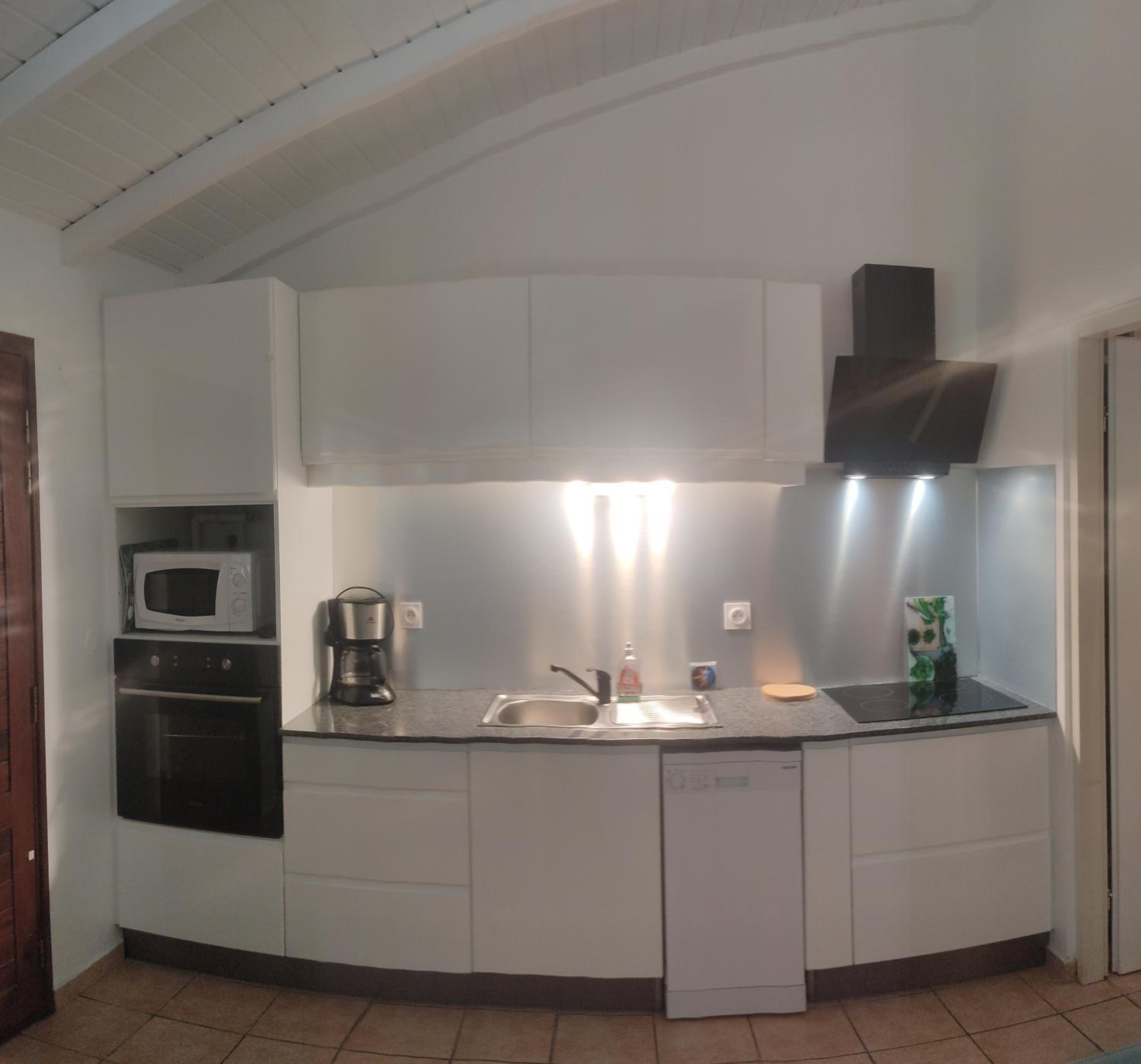 Two-Bedroom House - Photo 14