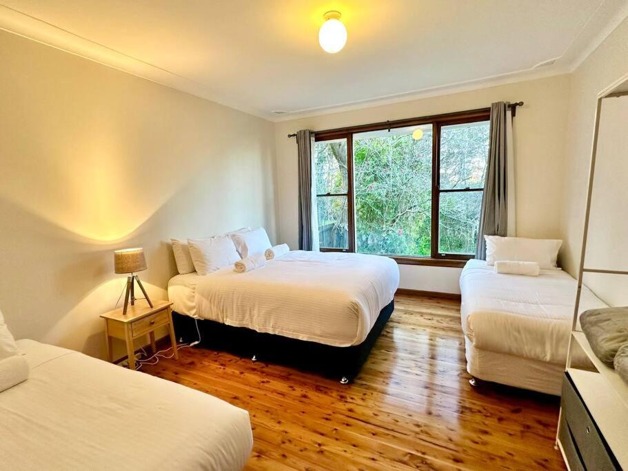 Five-Bedroom House photo 1