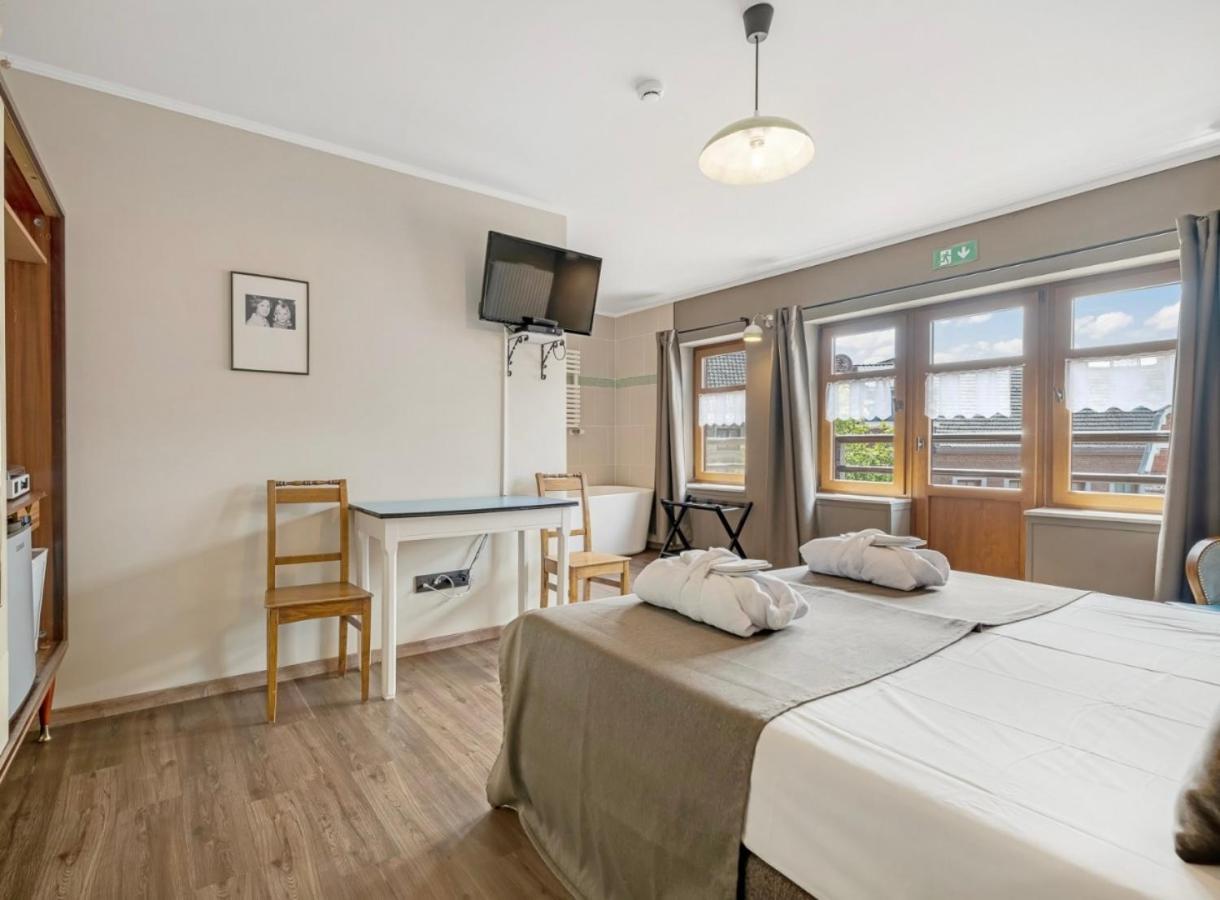 Superior King Room photo 1