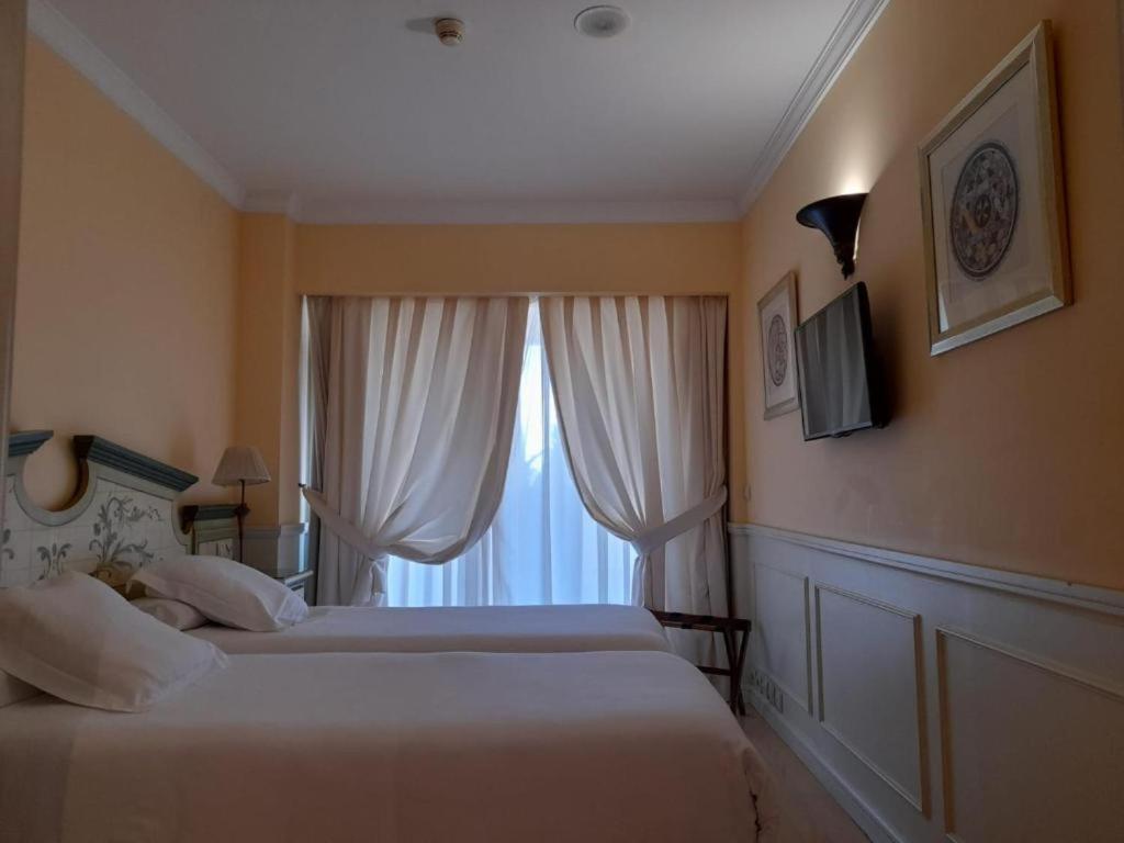 Apartamento de dos habitaciones con vistas a la piscina (4-5 adultos)