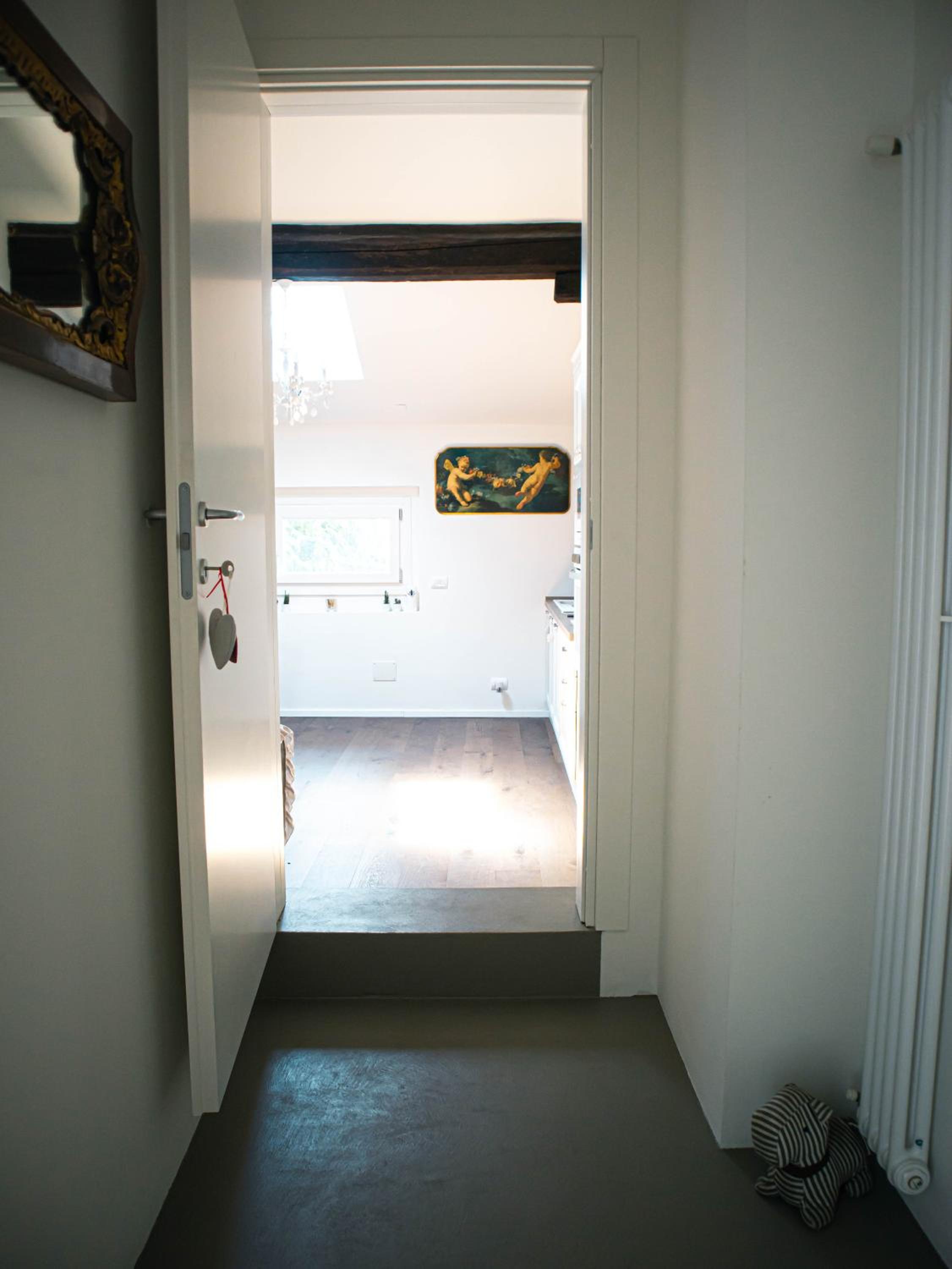 One-Bedroom Apartment photo 3