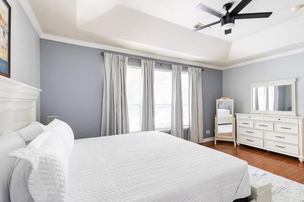 Four-Bedroom House photo 3
