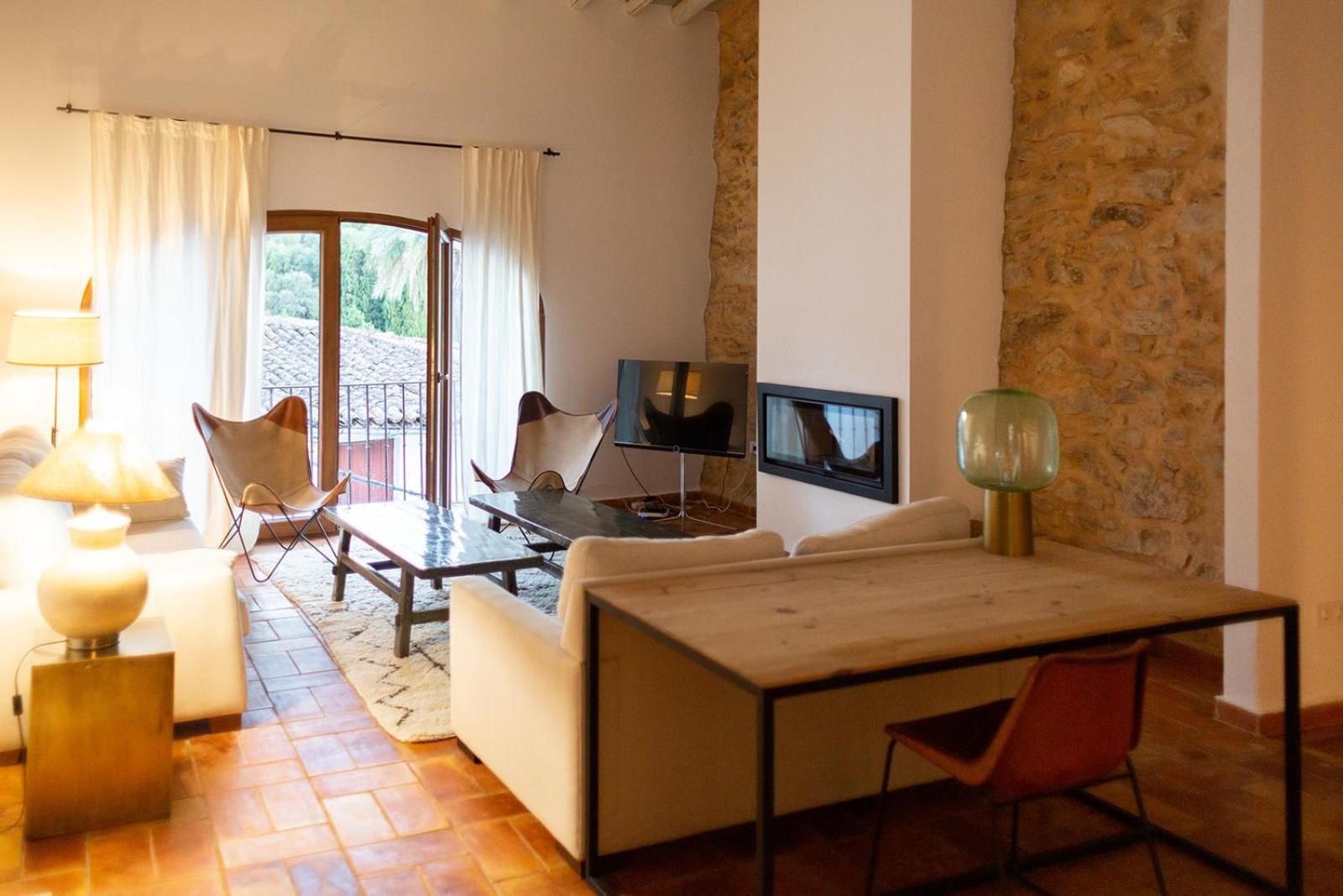 Three-Bedroom House photo 2