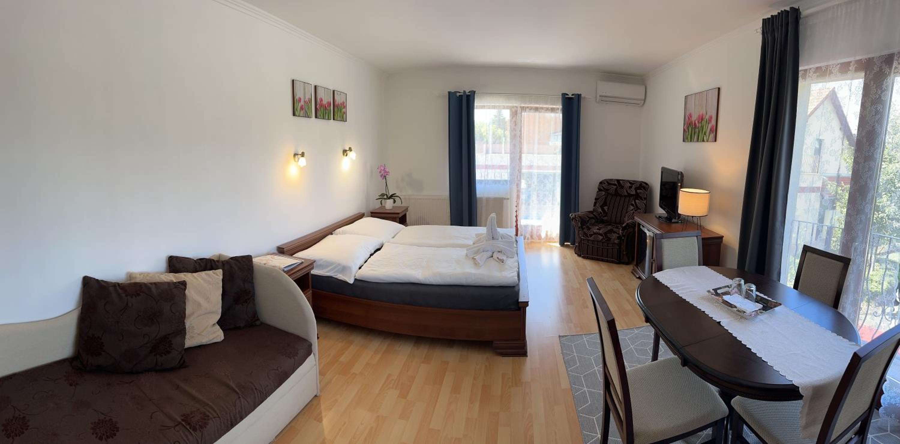 One-Bedroom Suite with Balcony photo 1