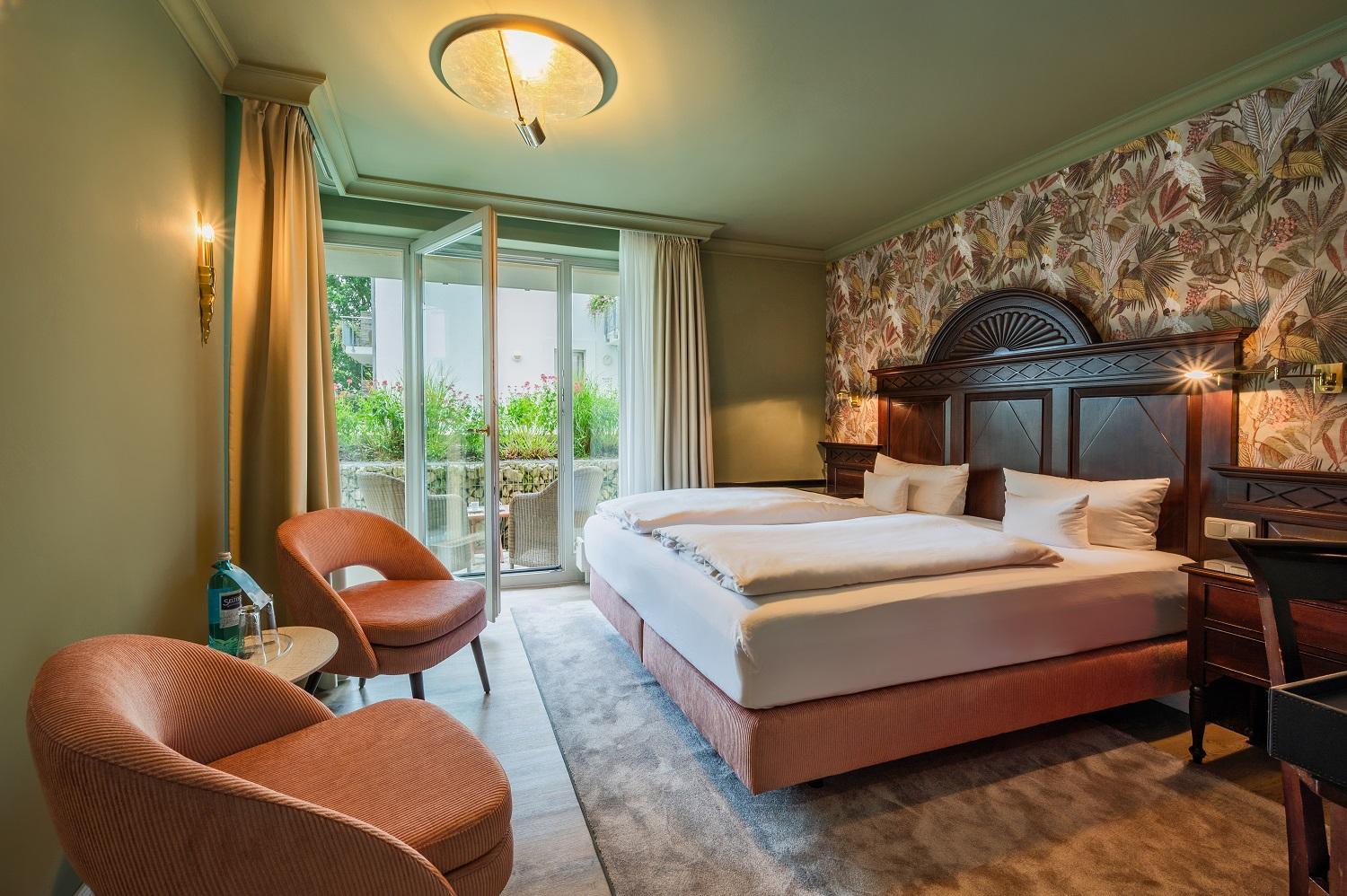 Comfort Room Land Side