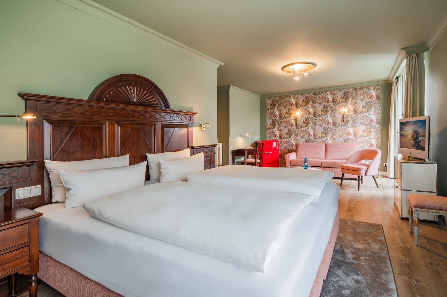 Junior Suite Land Side