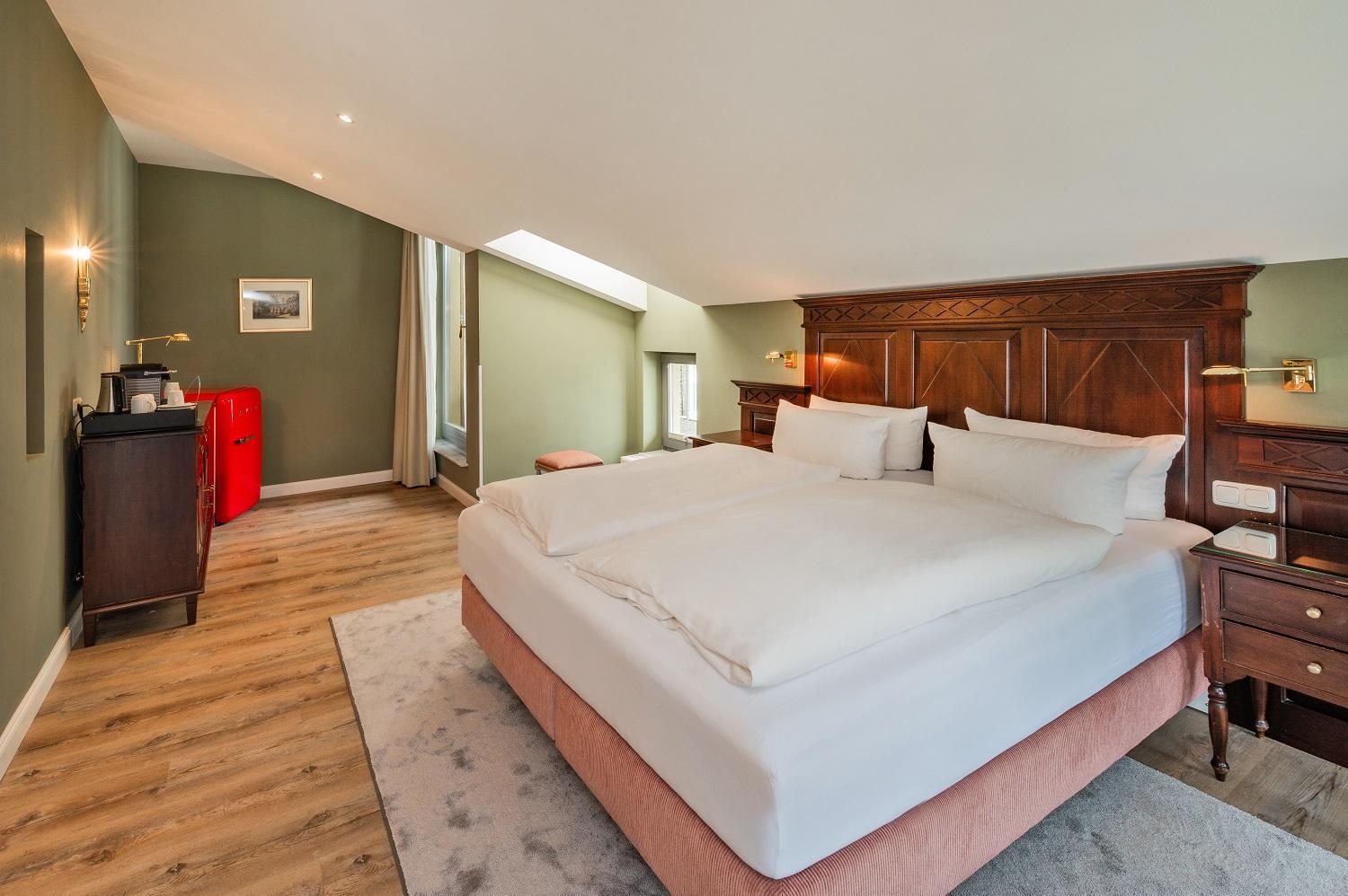 Junior Suite Land Side