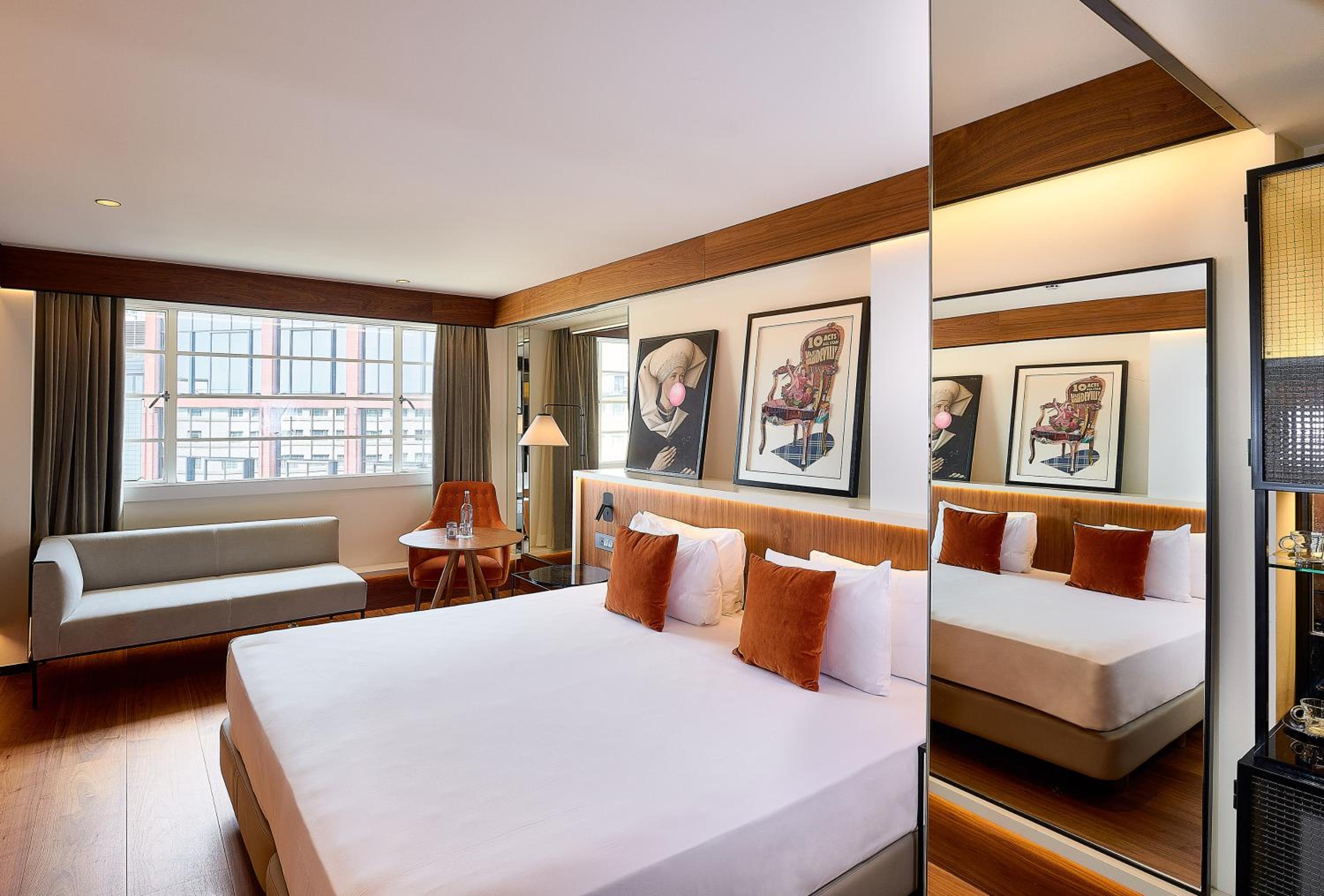 The Level Grand Premium Room with Executive Lounge Access photo 2