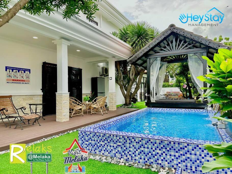 Four-Bedroom House - Photo 102