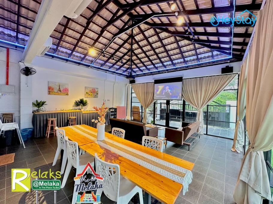 Four-Bedroom House - Photo 109