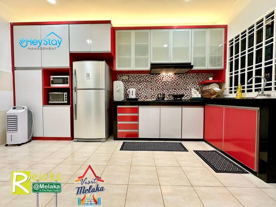 Four-Bedroom House - Photo 116