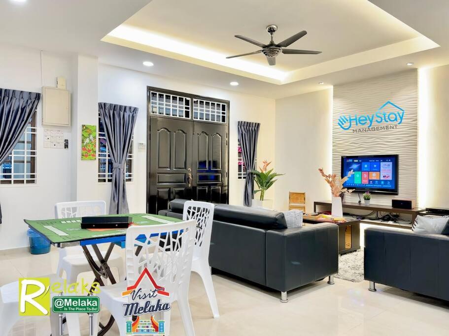 Four-Bedroom House - Photo 122