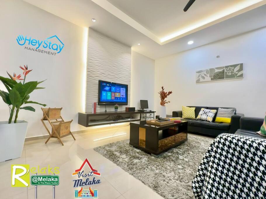 Four-Bedroom House - Photo 132