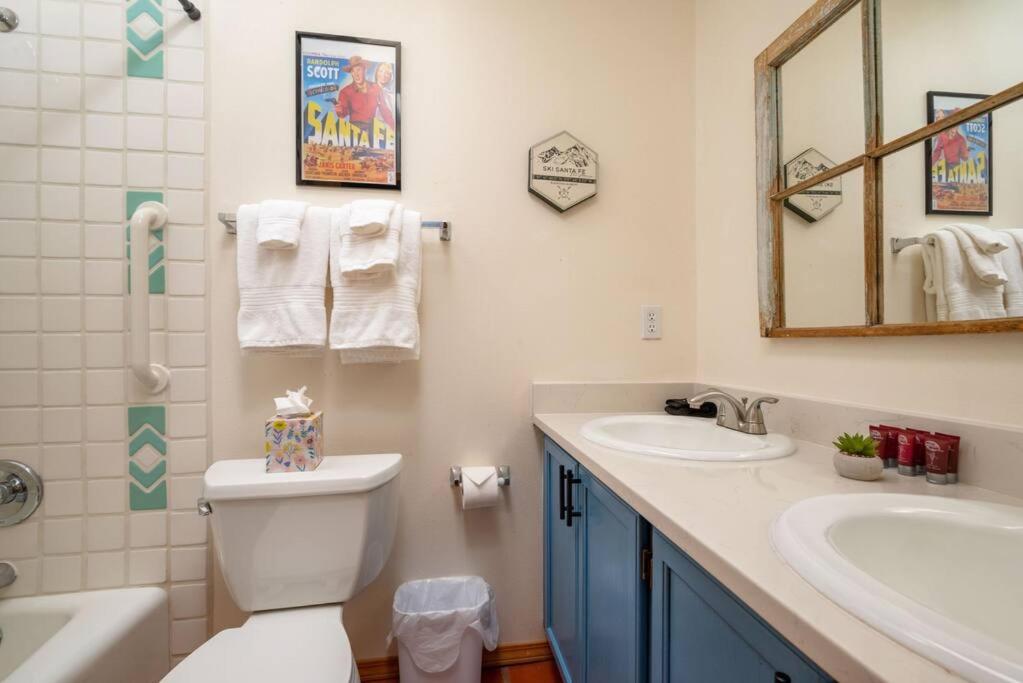Three-Bedroom House photo 2