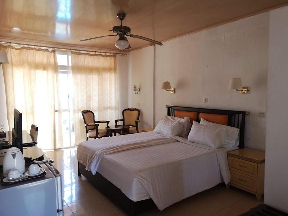 Double or Twin Room photo 2