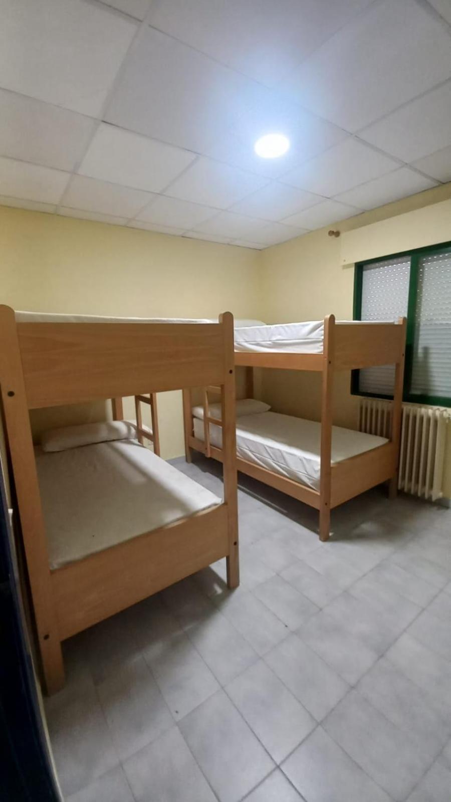 Habitación Cuádruple con Baño Compartido
