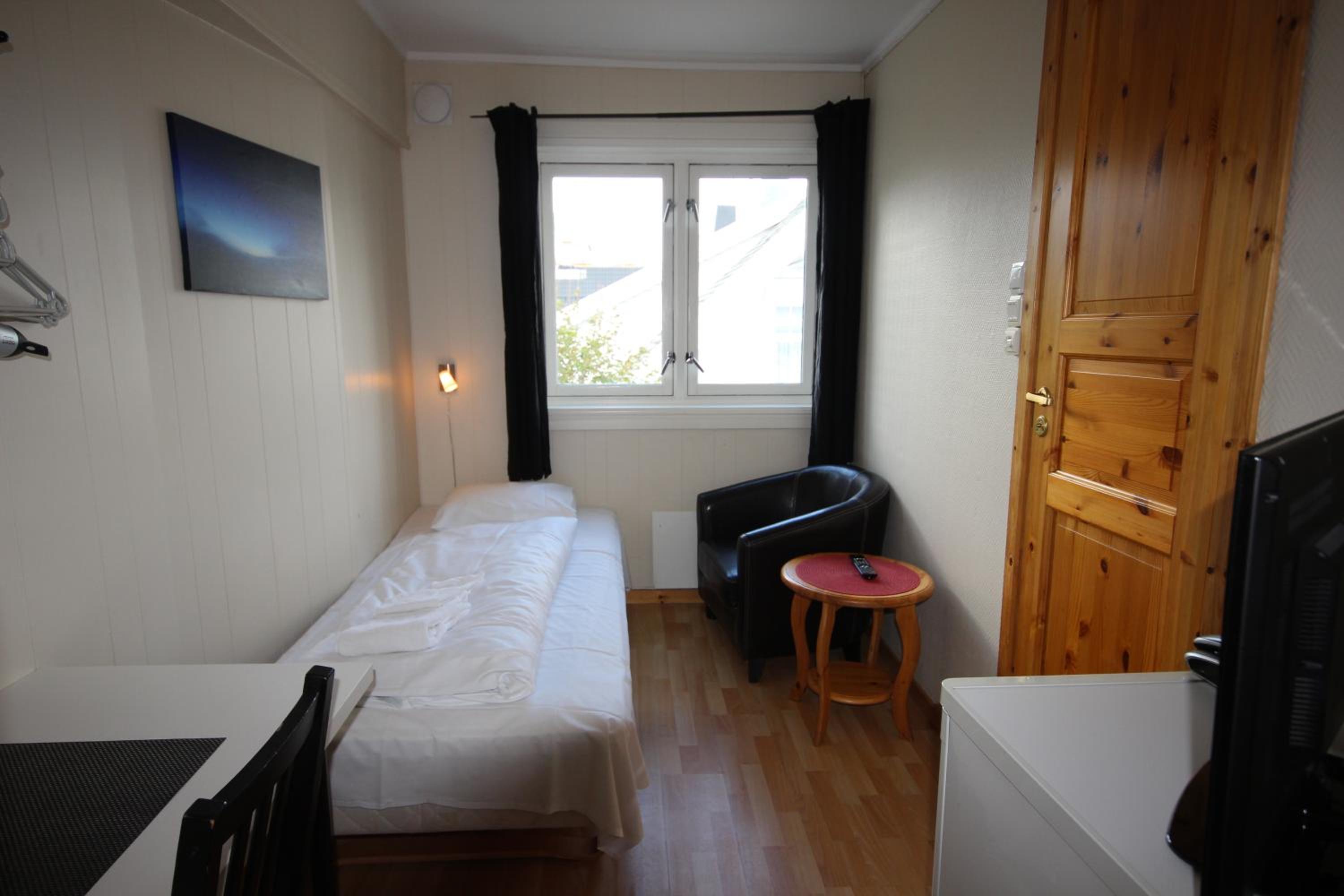 Single Room with Private Bathroom