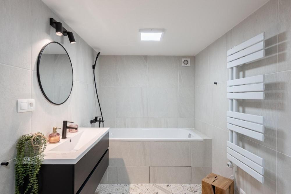 Double Room with Shared Bathroom photo 2