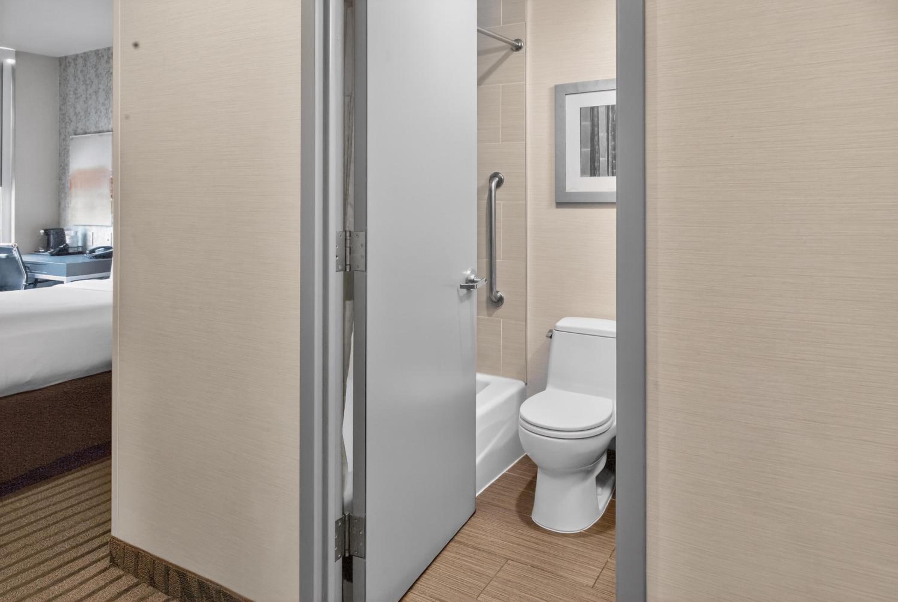 Queen Room - Basement/Non-Smoking