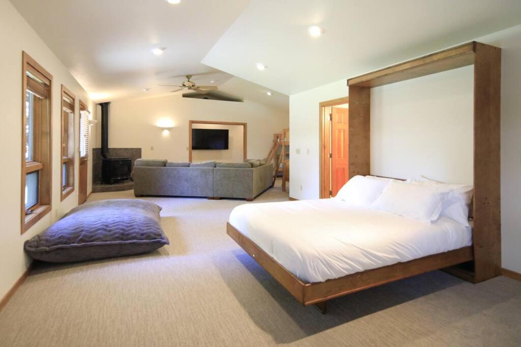 Four-Bedroom House photo 1
