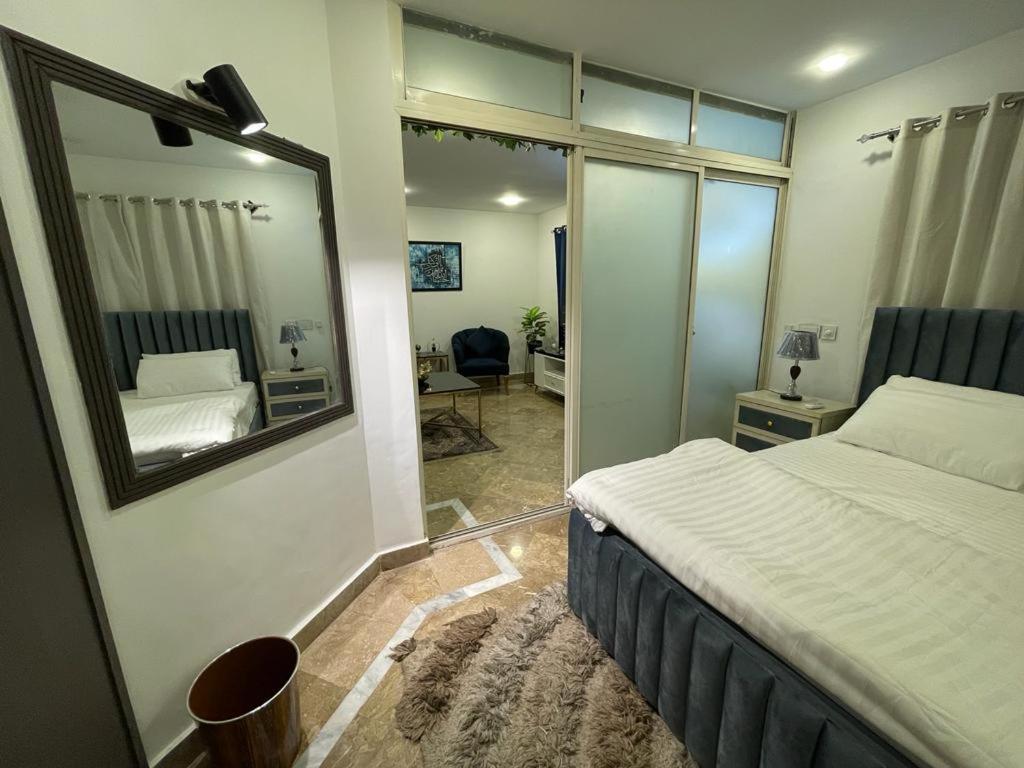 Studio Apartment photo 2