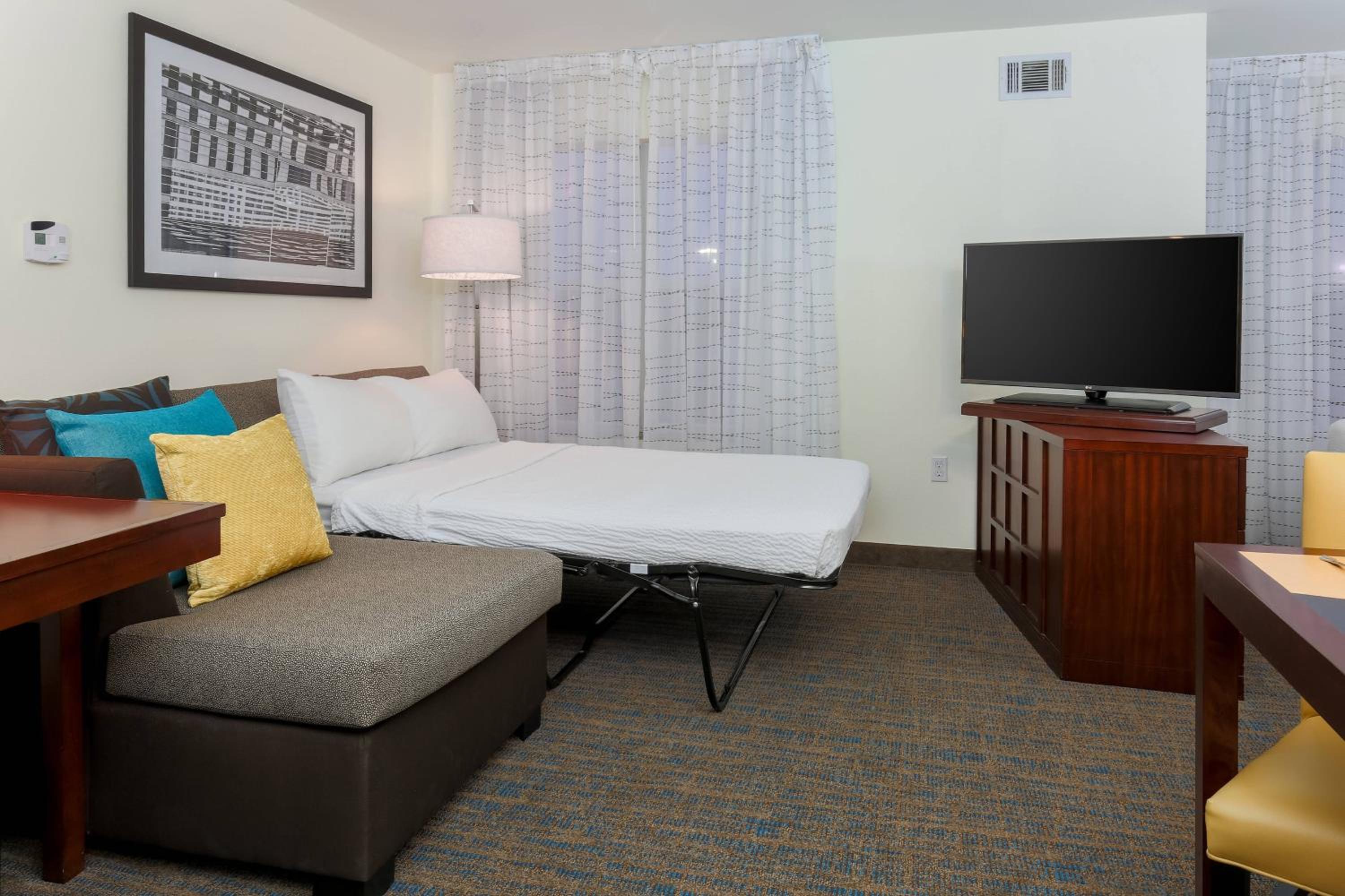 King Studio with Sofa Bed - Photo 6
