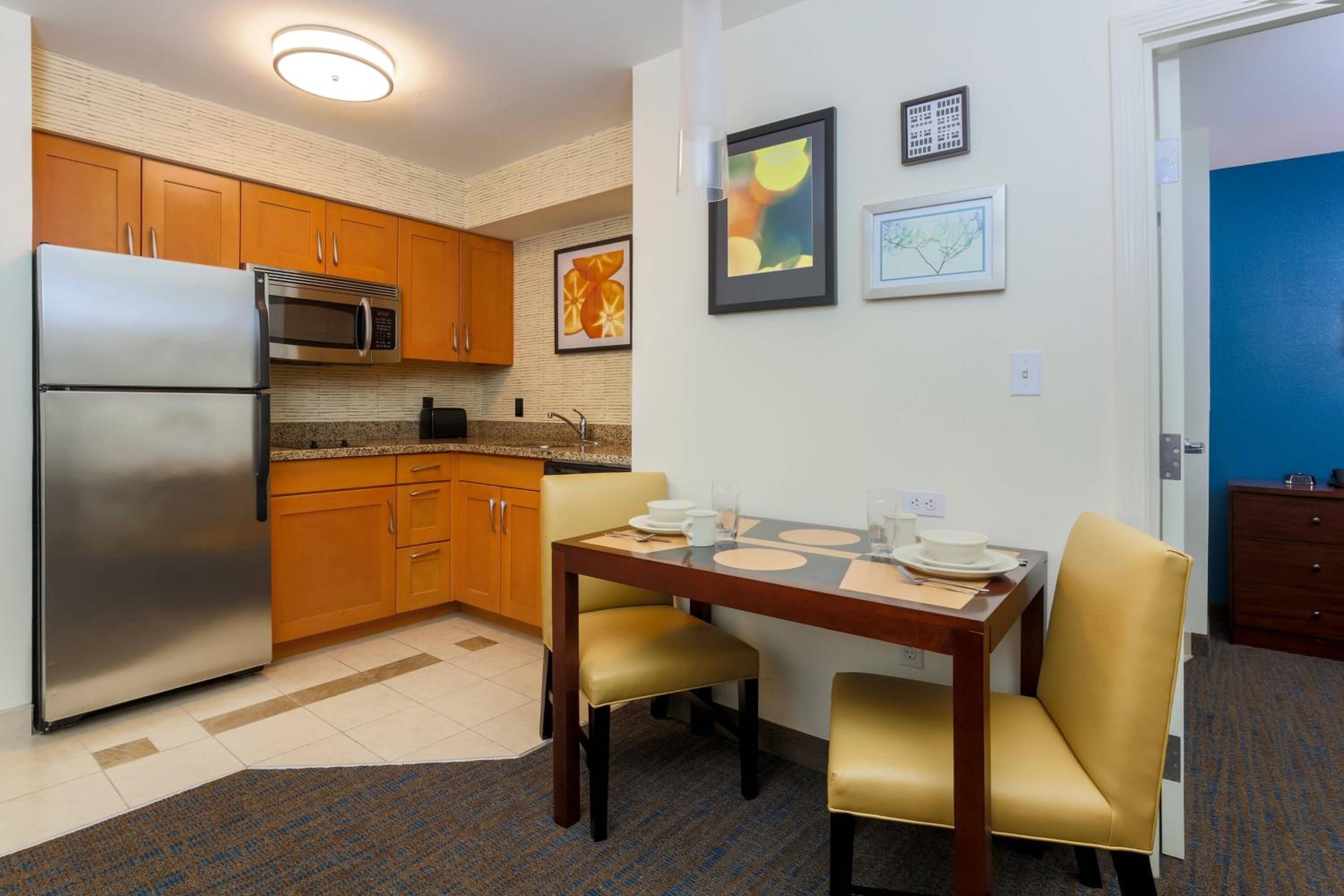 One-Bedroom King Suite with Sofa Bed - Photo 4