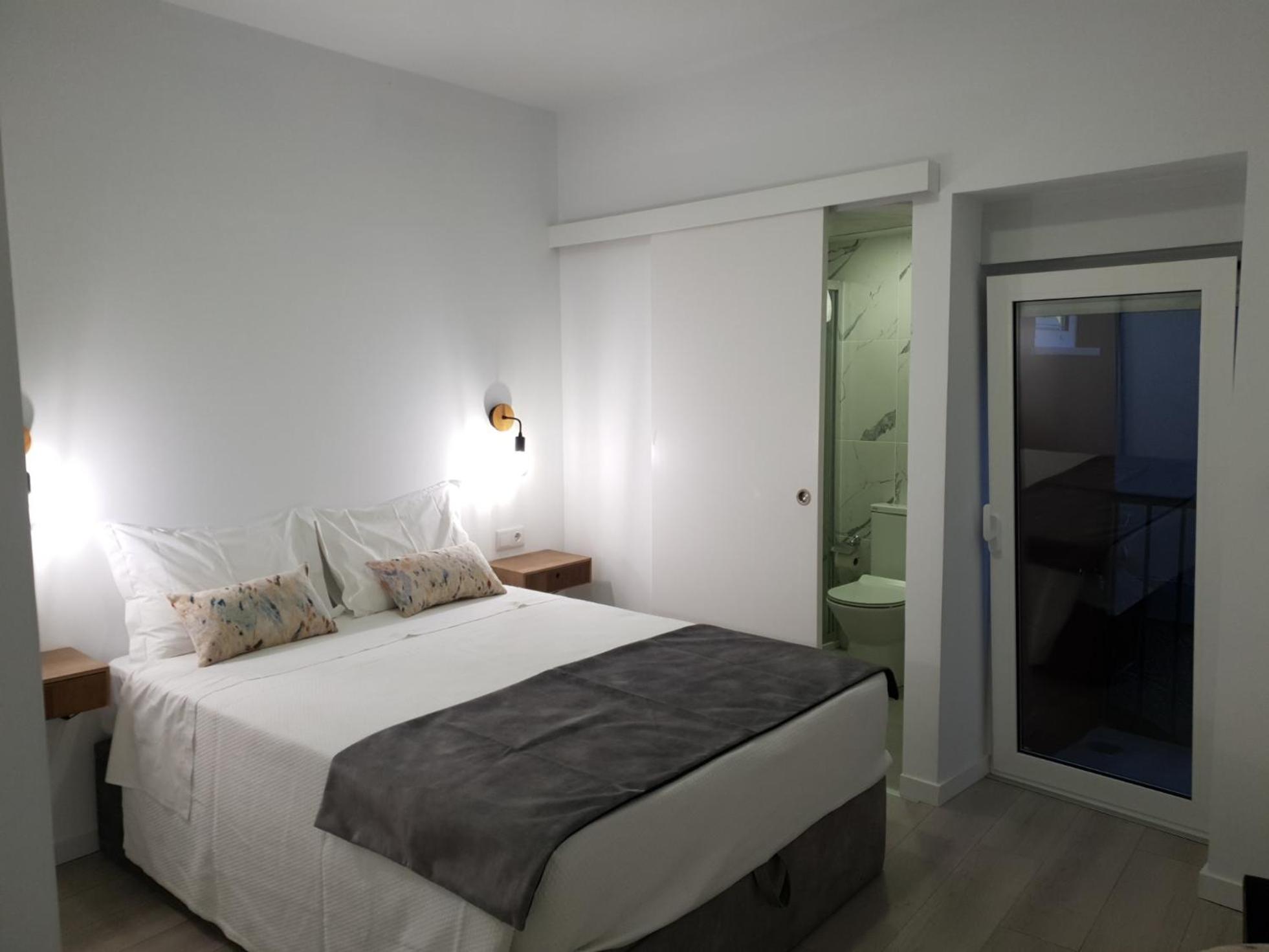 Double Room With Private Bathroom photo 2