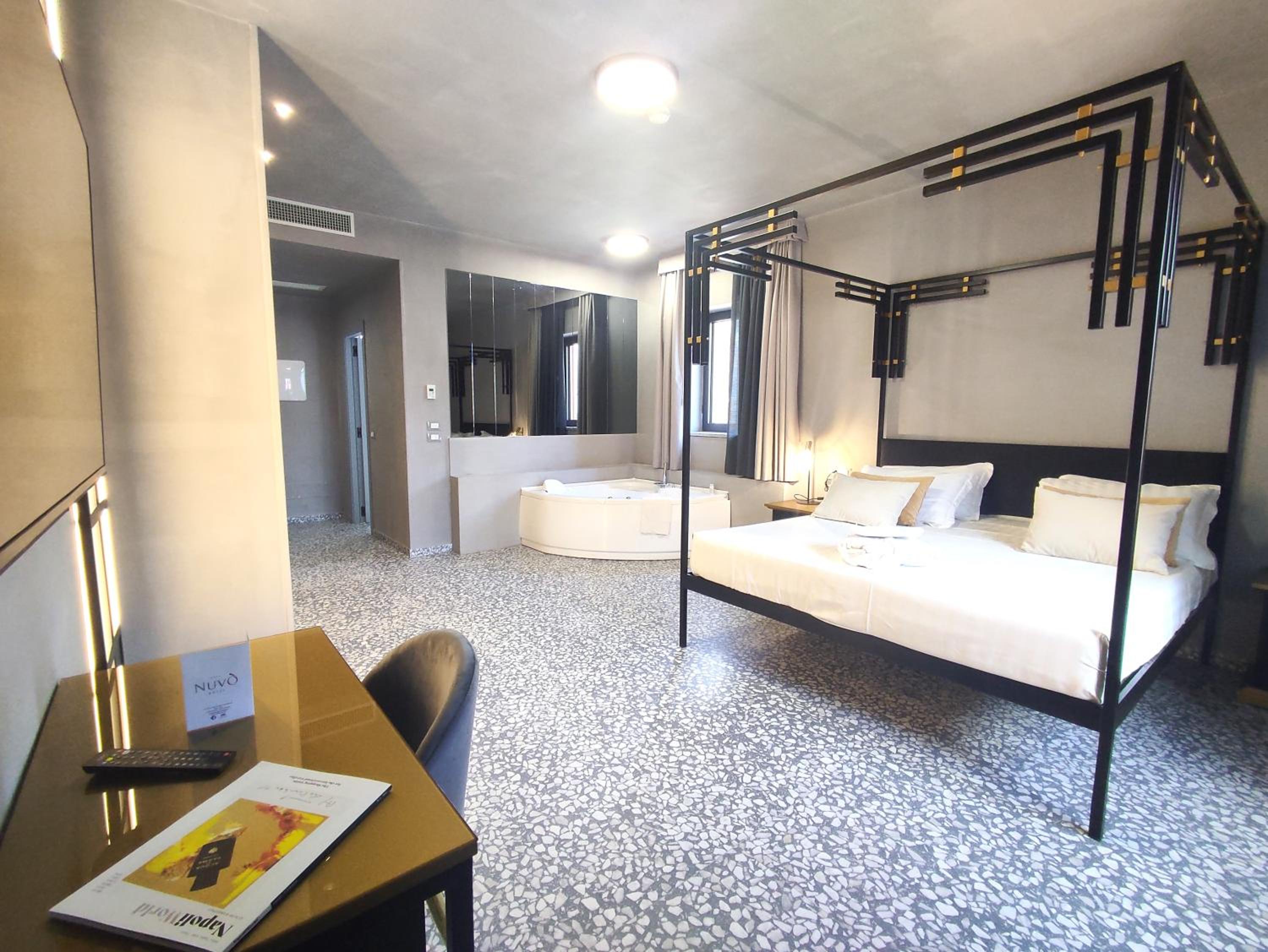 Deluxe Double Room with Bath photo 2