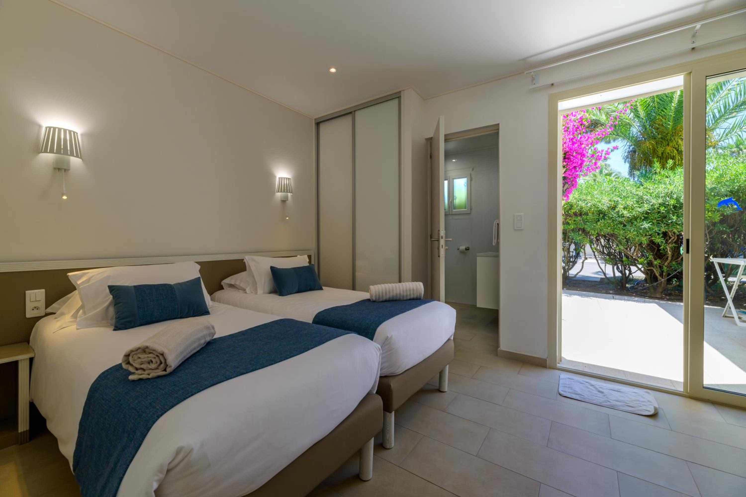 Twin Room - Photo 4