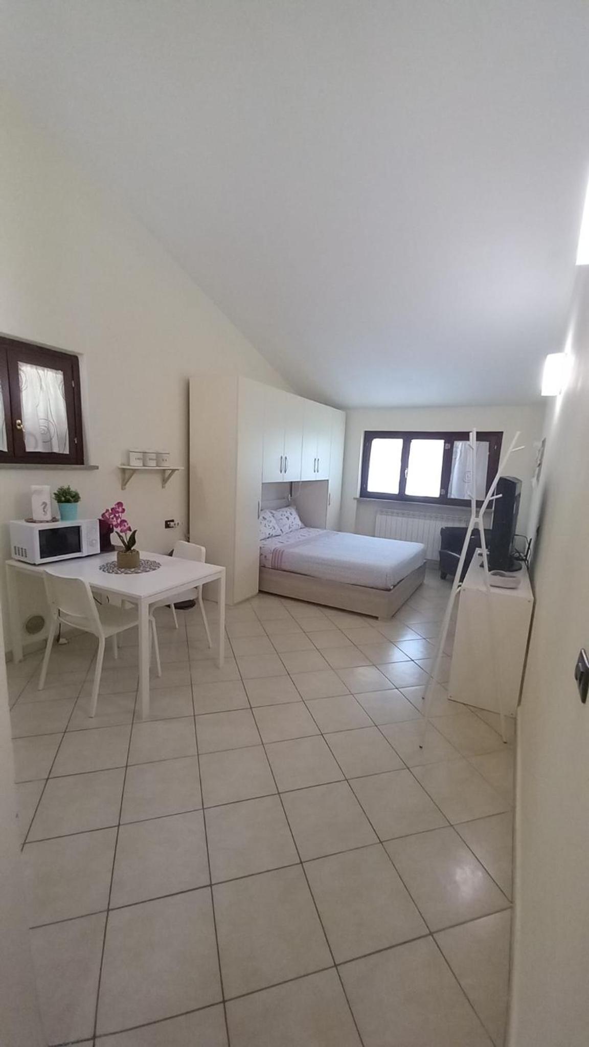 One-Bedroom Apartment - Photo 11