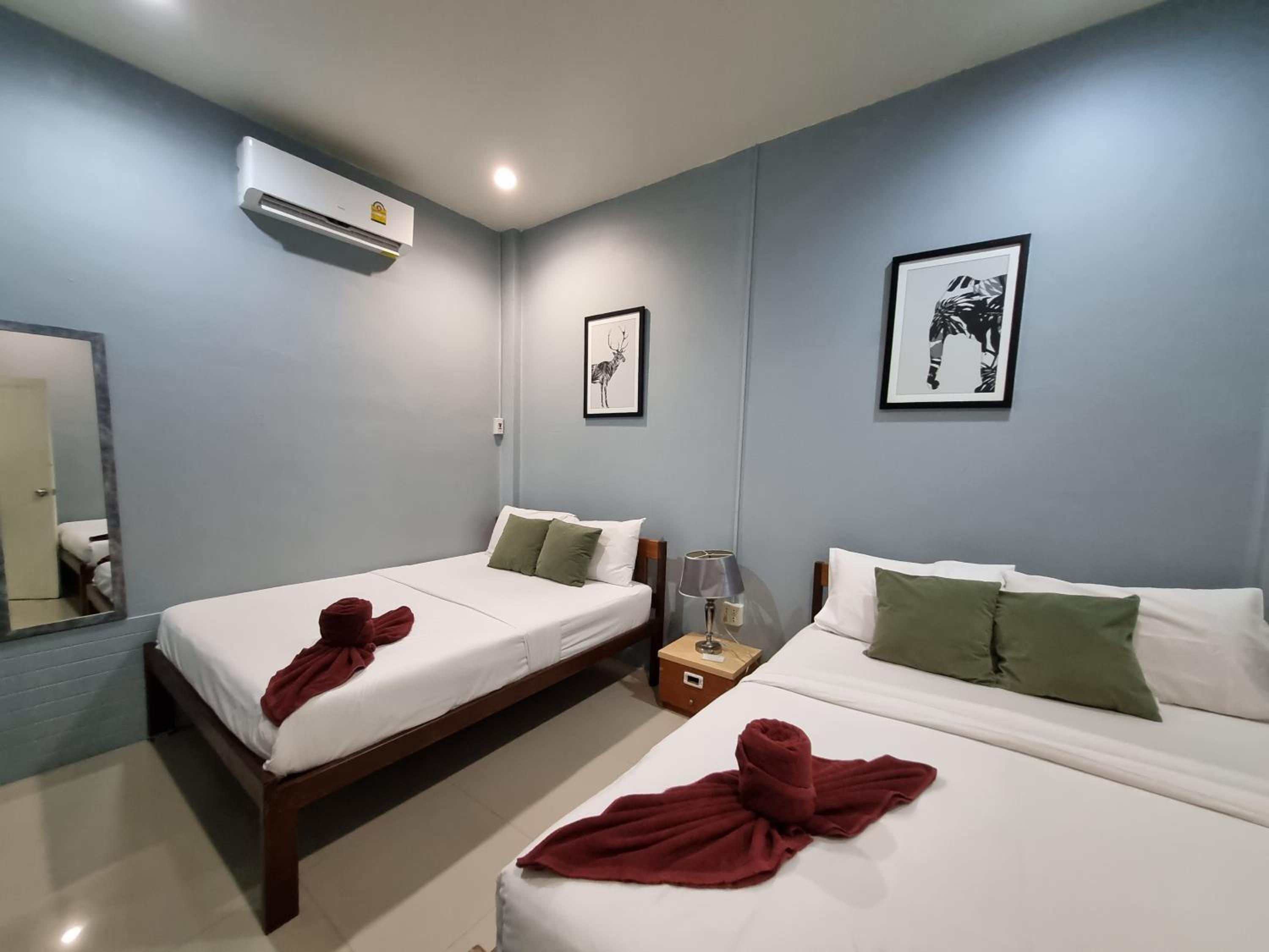 Two-Bedroom House - Photo 27