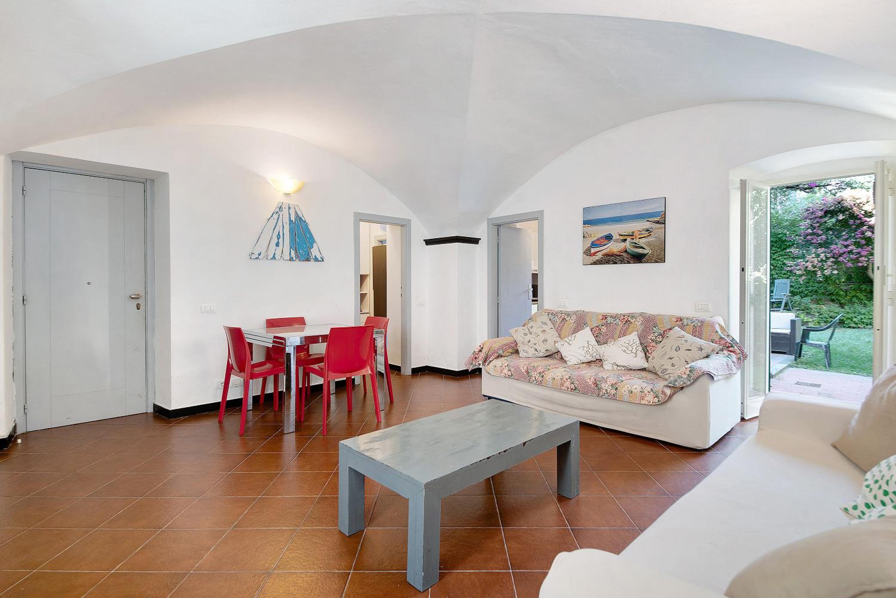 Two-Bedroom Deluxe Apartment with Garden View photo 1