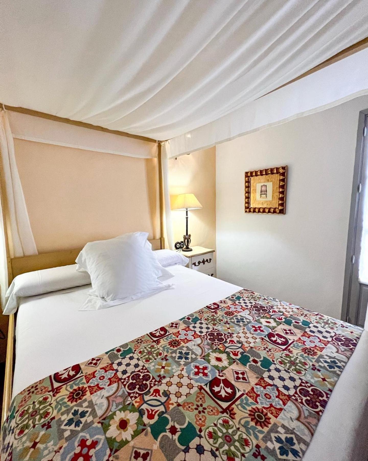 Double Room with Private Bathroom - Photo 1