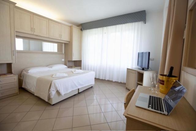 Junior Suite with Private Pool photo 3