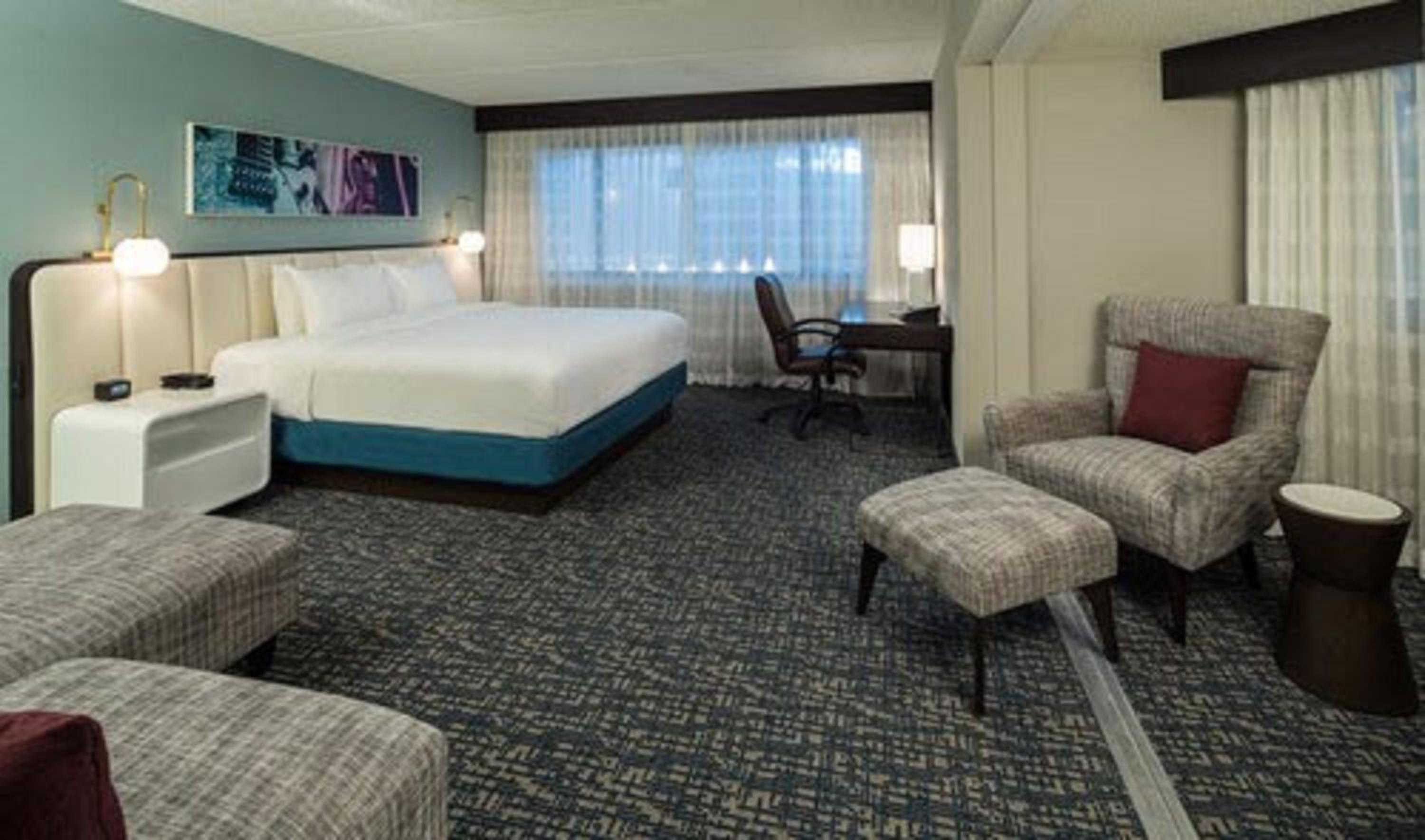 Deluxe King Room - Photo 3
