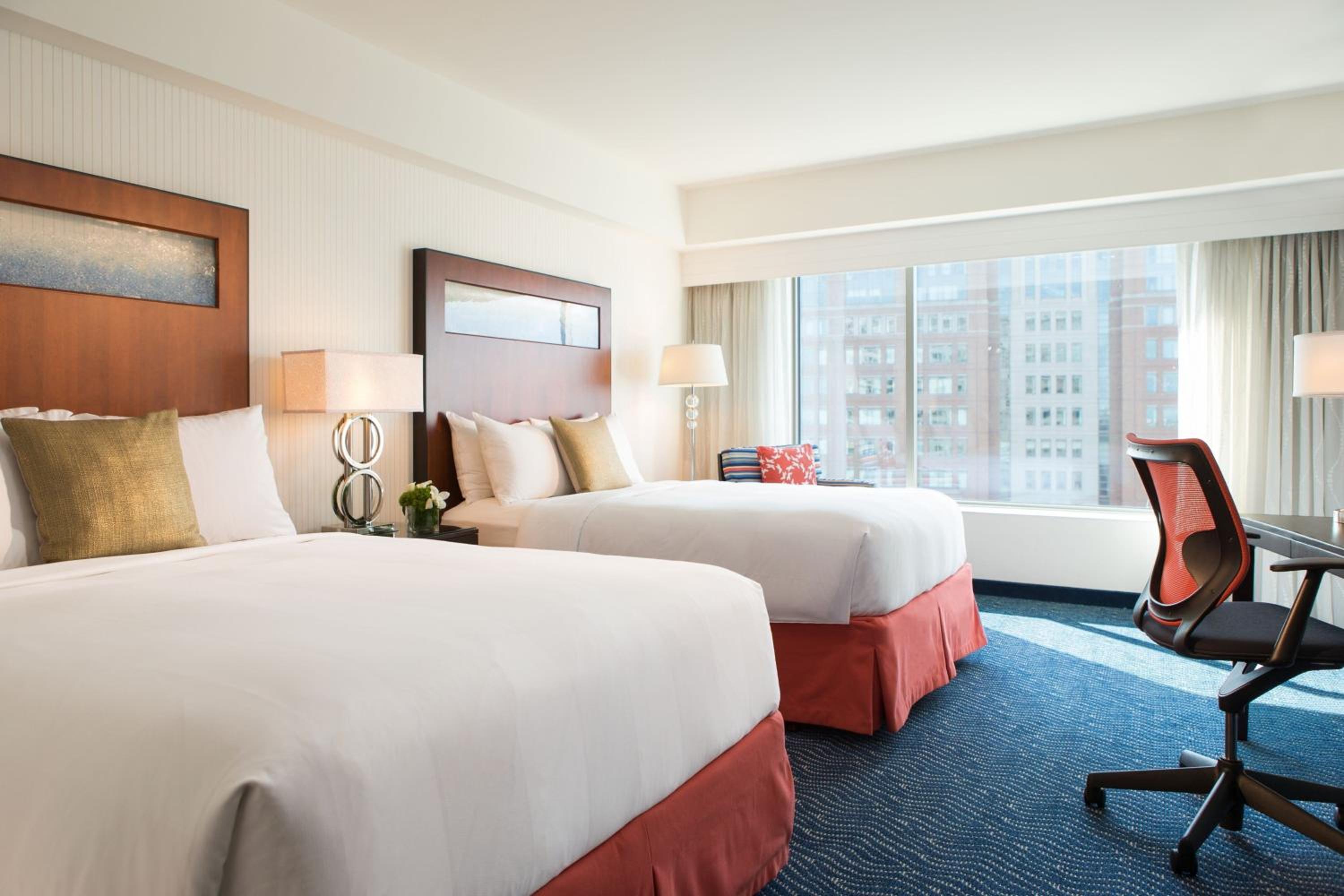 Queen Room with Two Queen Beds - Photo 2