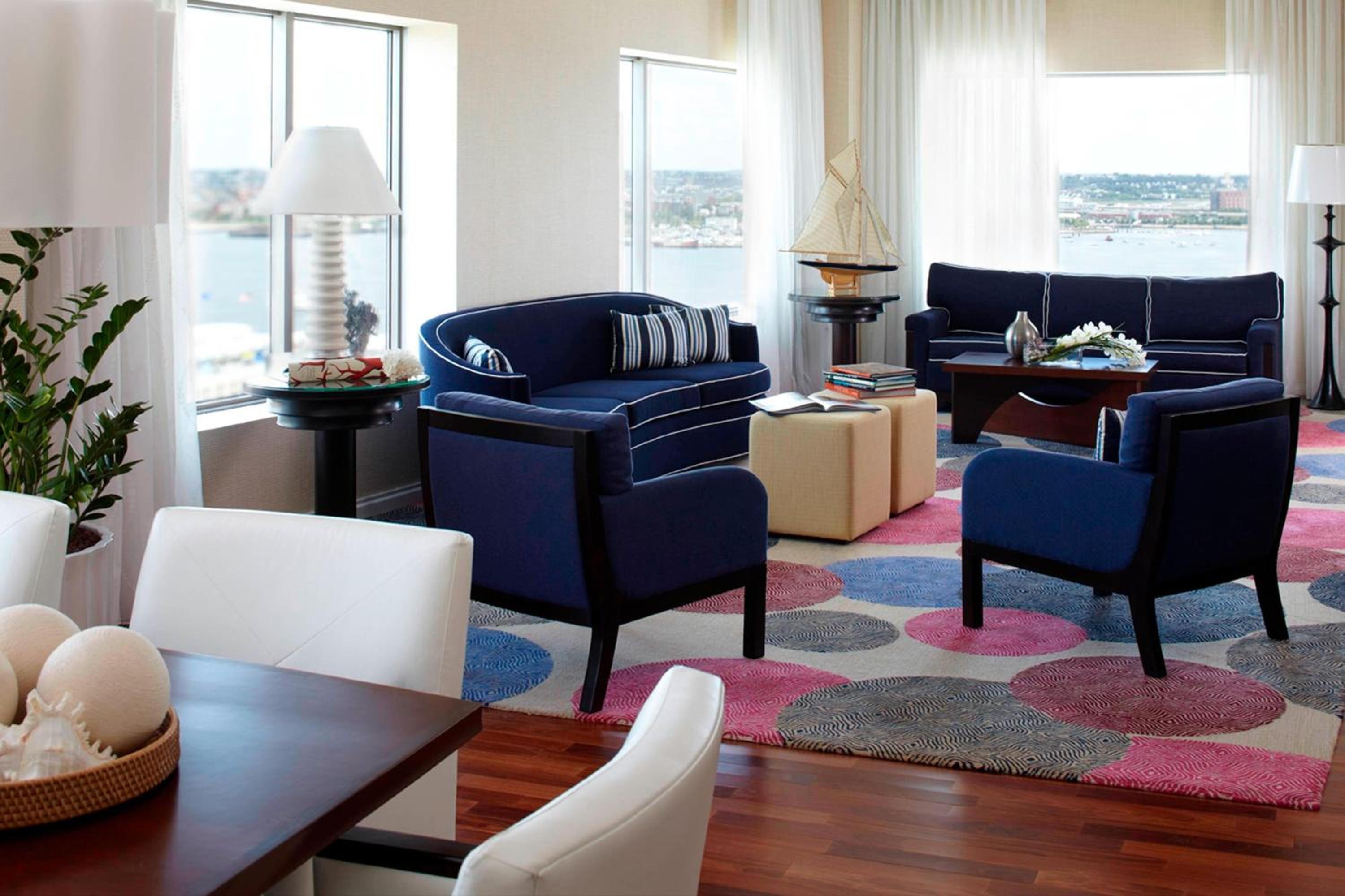 Club level, Suite, 1 King, Water view