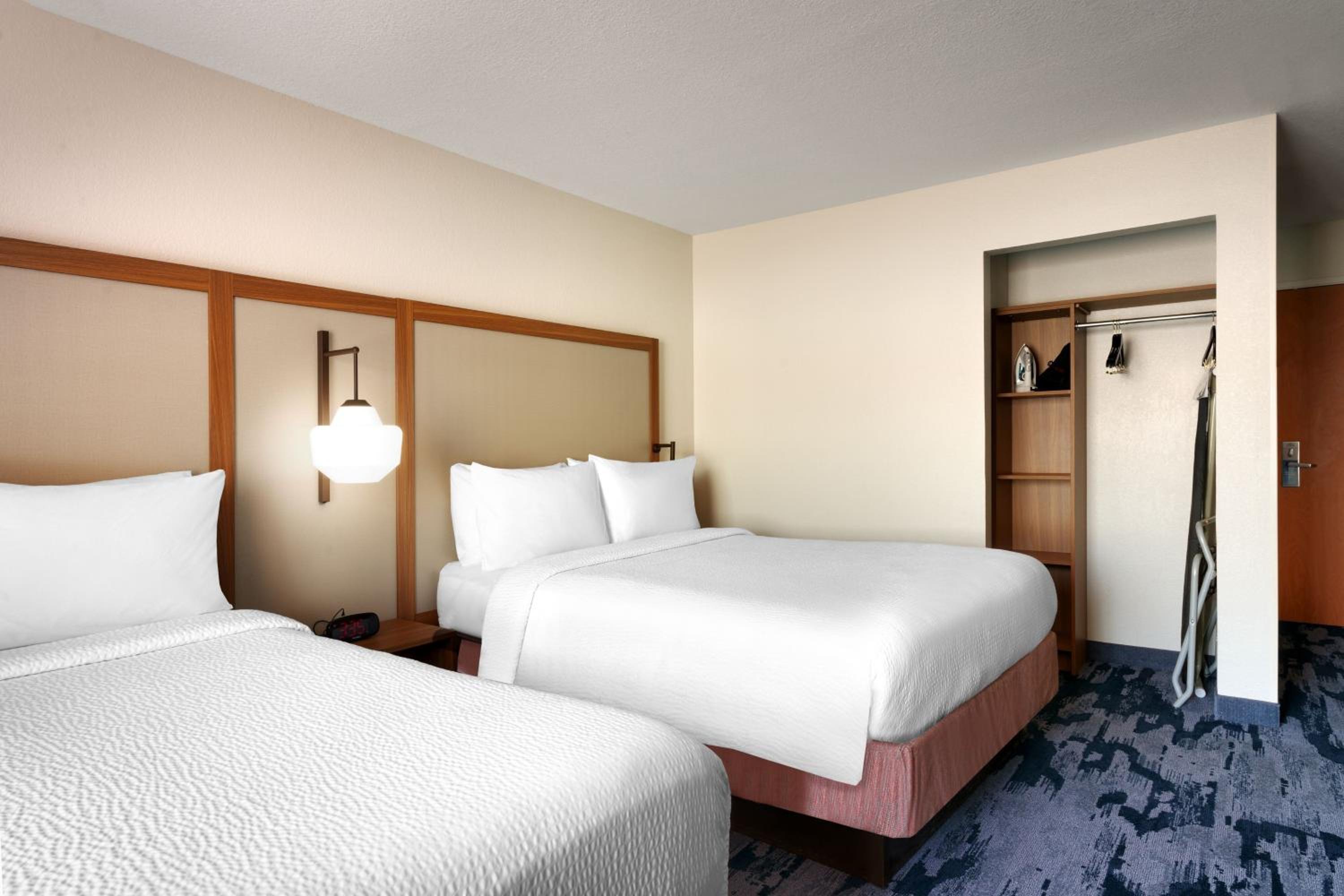 Double Room with Two Double Beds - Photo 3