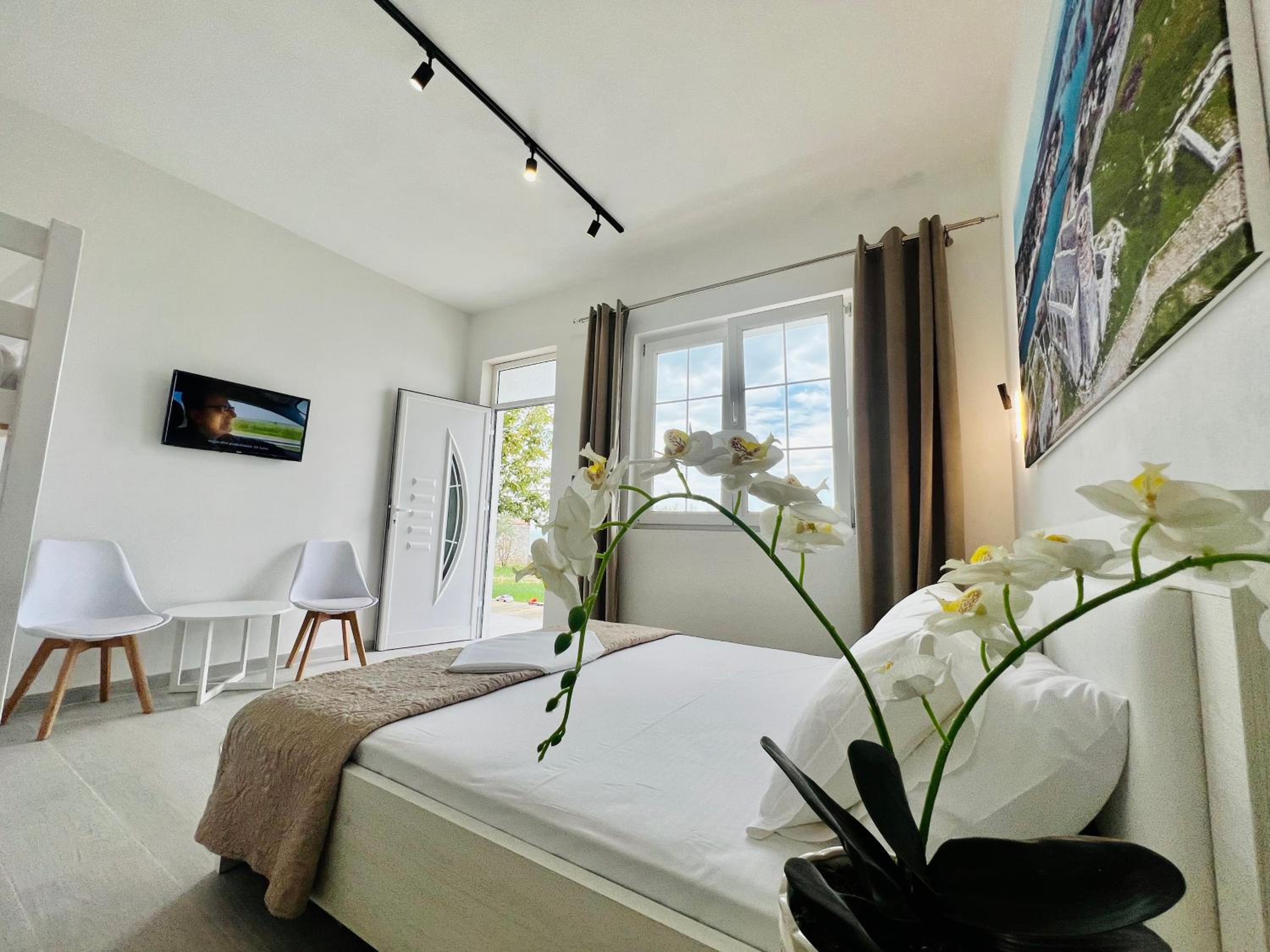 Triple Room with Lake View