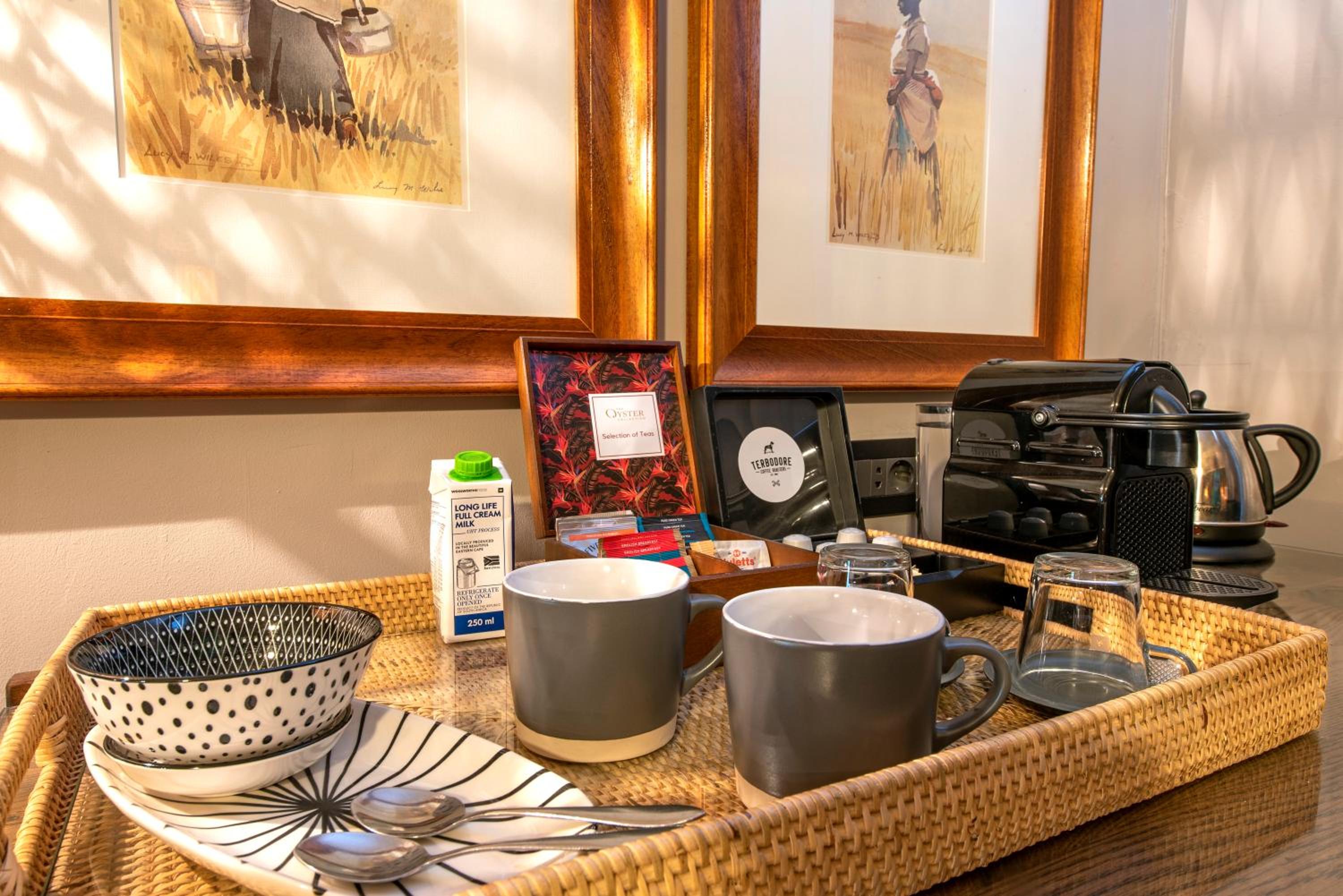 Standard King Room - Photo 5